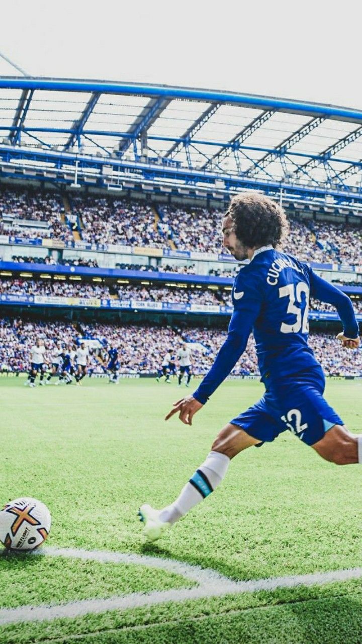 720x1280 Marc Cucurella