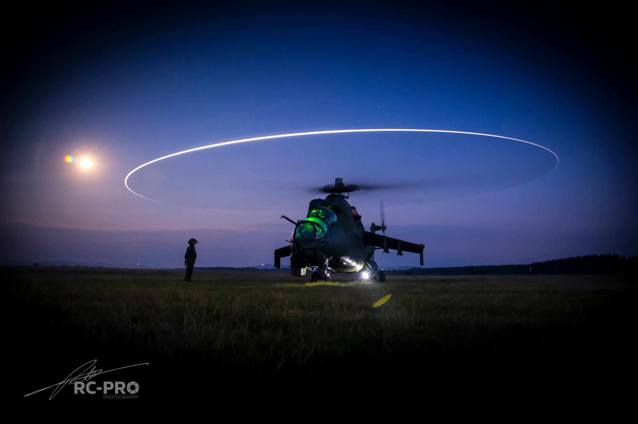 2048x1362 aircraft, Mil Mi Helicopter Wallpaper HD / Desktop and Mobile Background