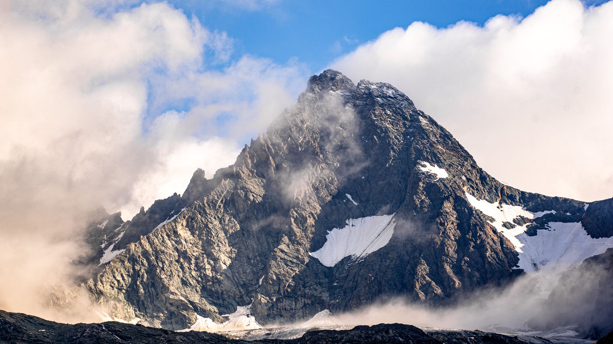 2048x1152 Climbing Grossglockner: A practical guide to successful summit