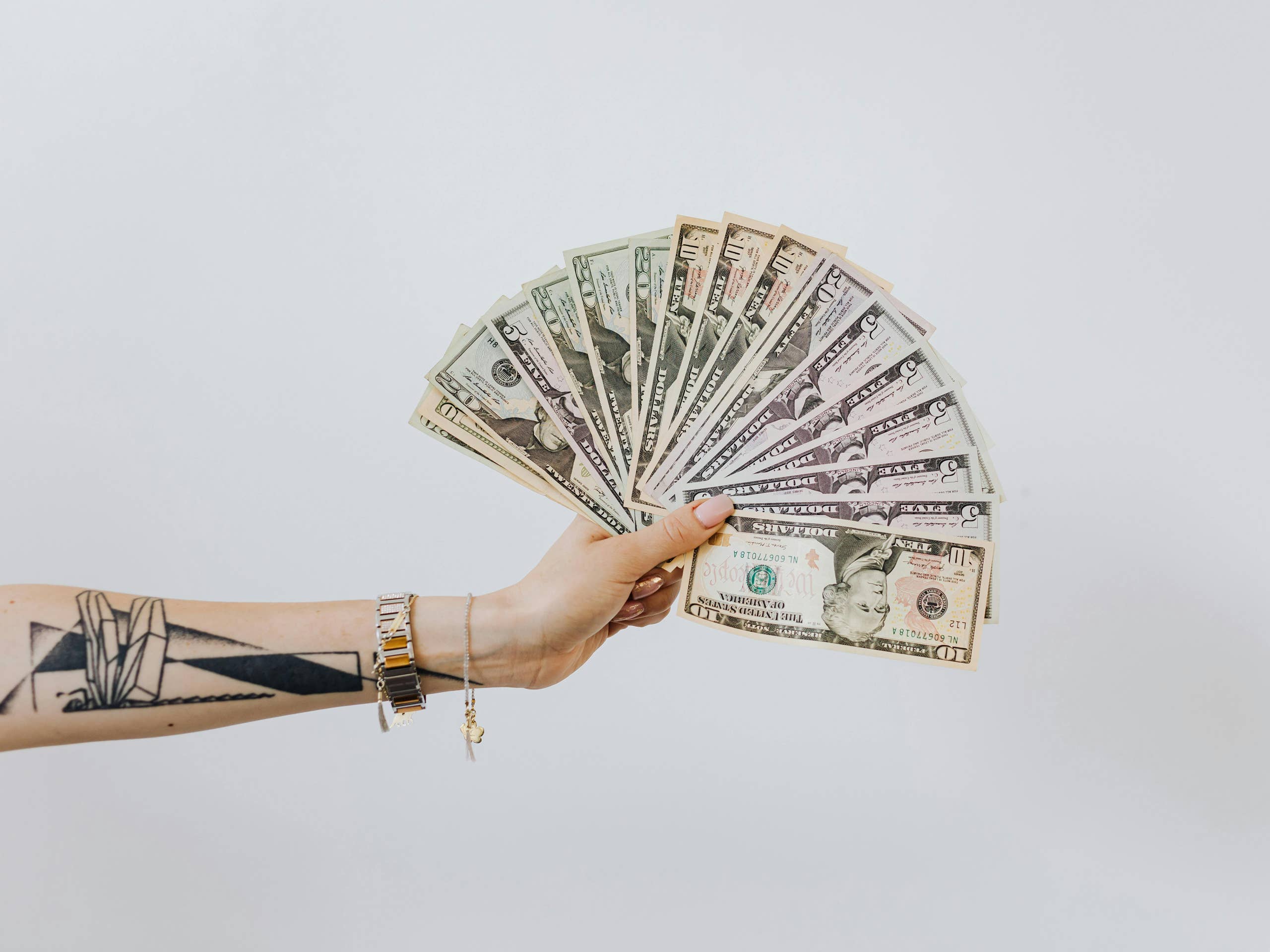 2560x1920 Zodiac Signs Manifest Money Before February 2025 Ends