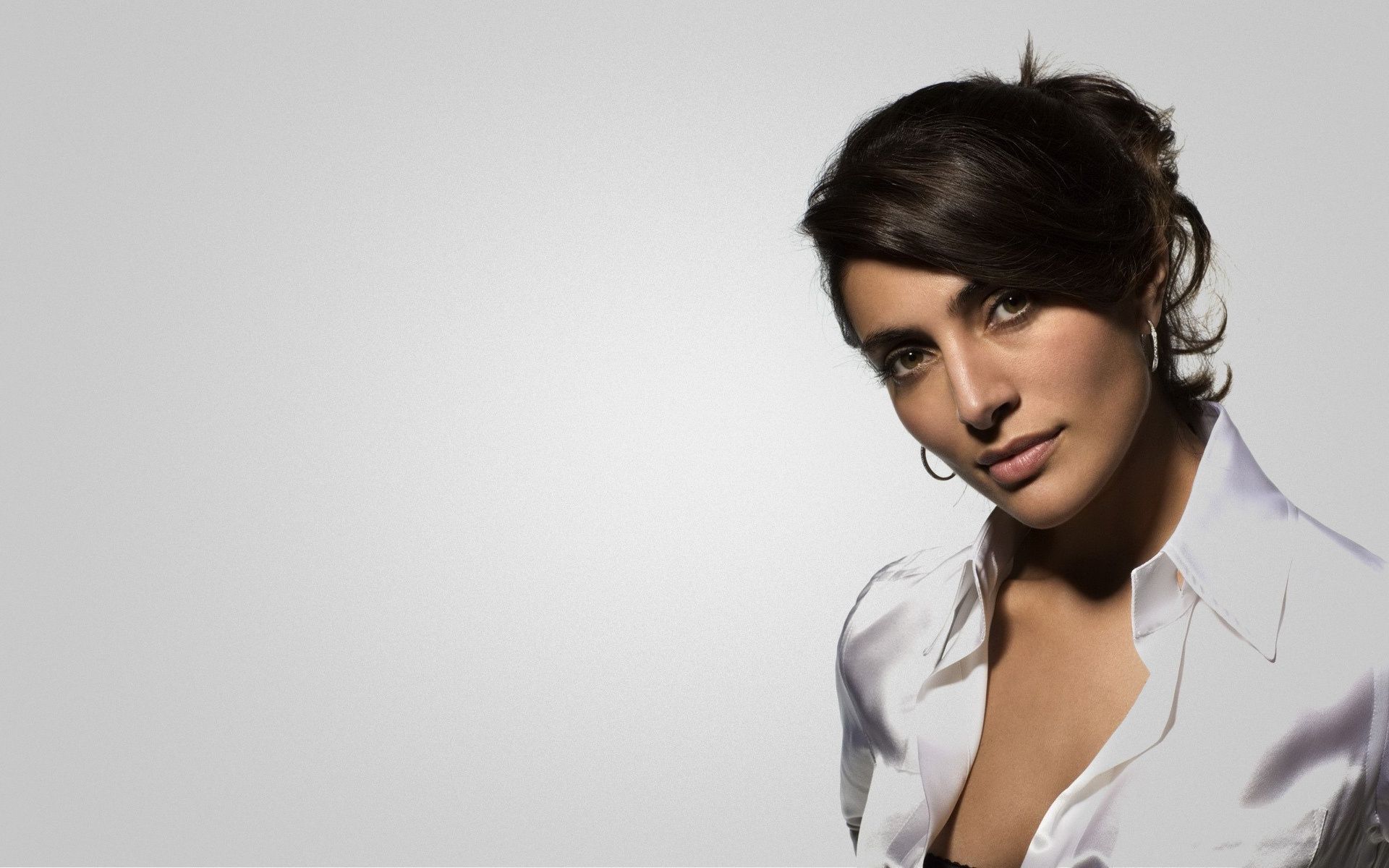 1920x1200 Wallpaper look, Caterina Murino, Caterina Murino for mobile and desktop, section девушки, resolution 1920x1200