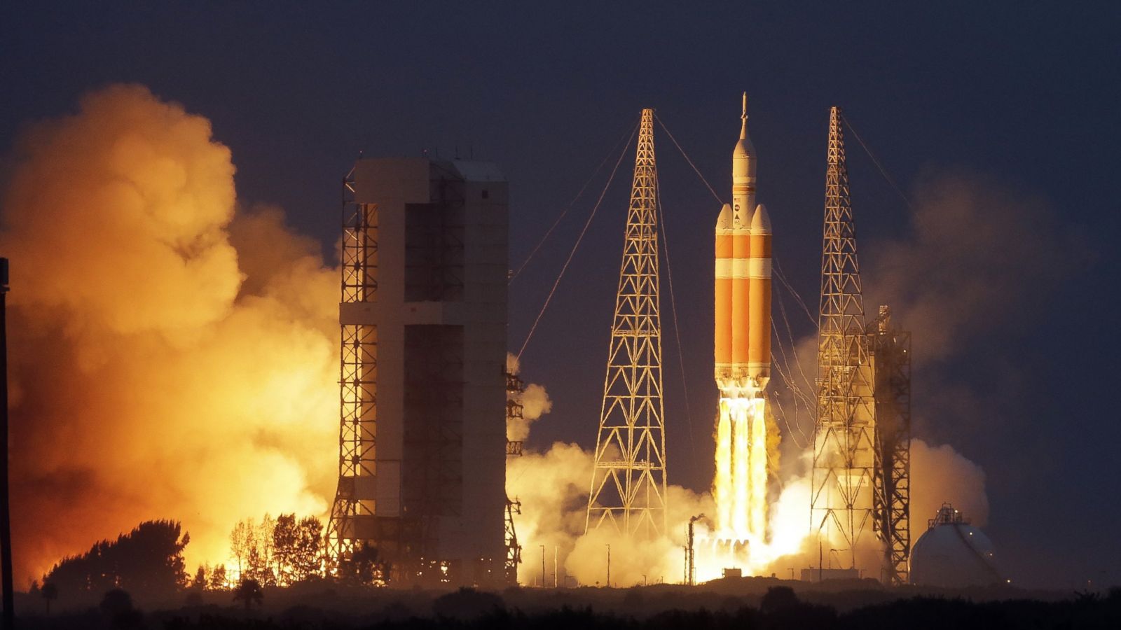 1600x900 Stunning Photo of NASA's Orion: From Launch to Splashdown