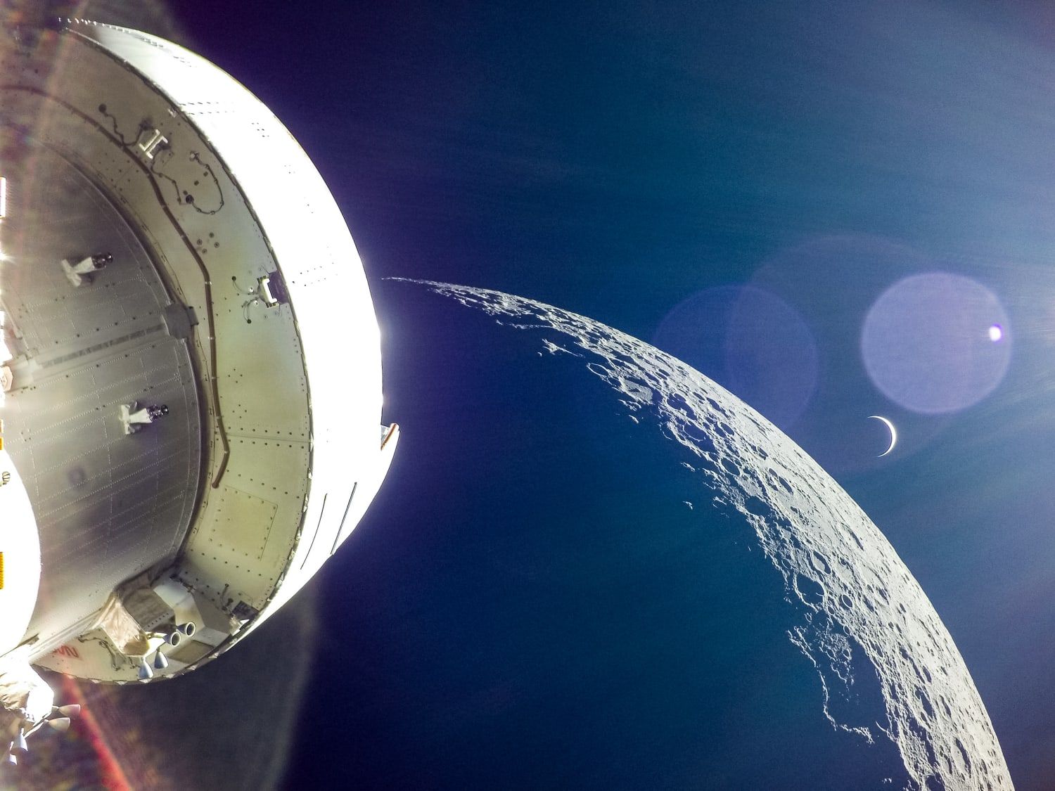 1500x1125 Historic moon mission concludes with 'picture perfect splashdown' of Orion capsule into the Pacific