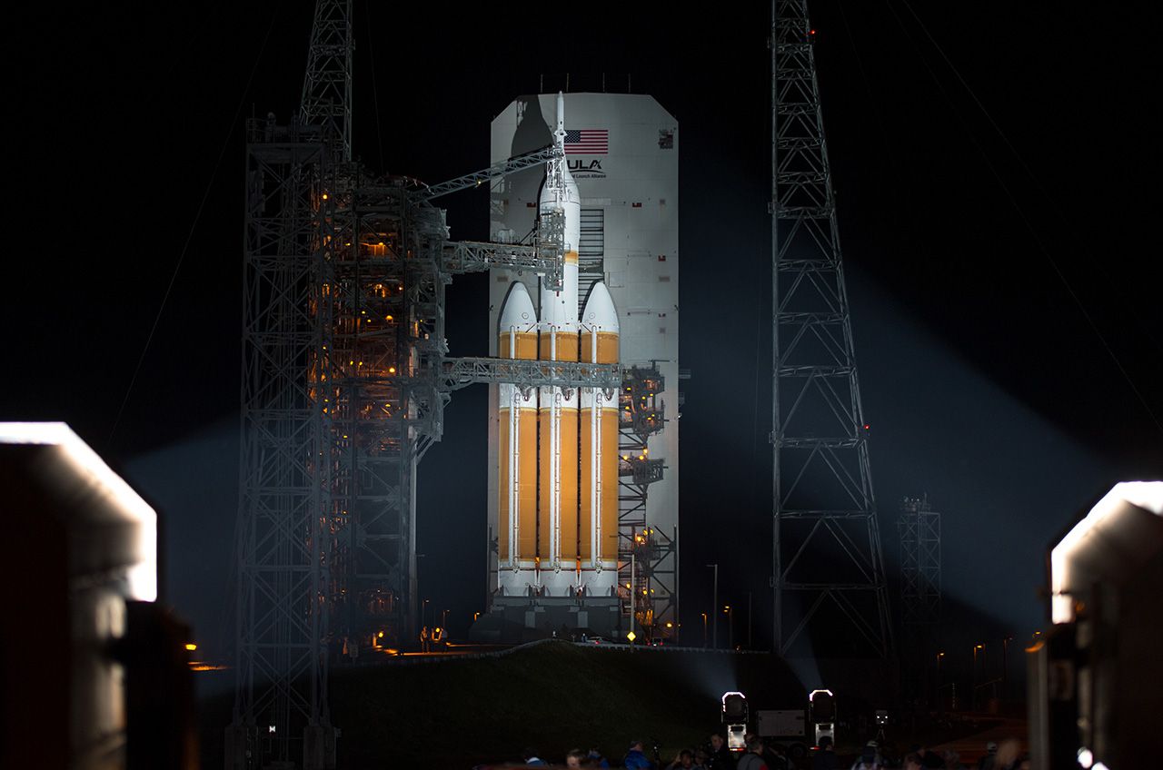 1280x848 NASA's 'picture perfect' Orion capsule test flight in photographs