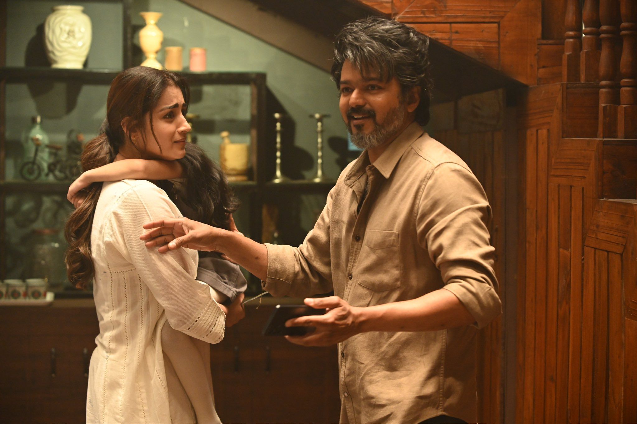 2048x1366 Leo HD stills