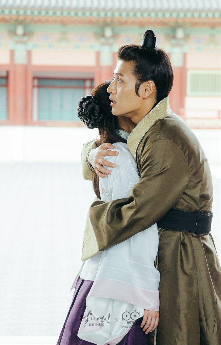 769x1200 달의 연인