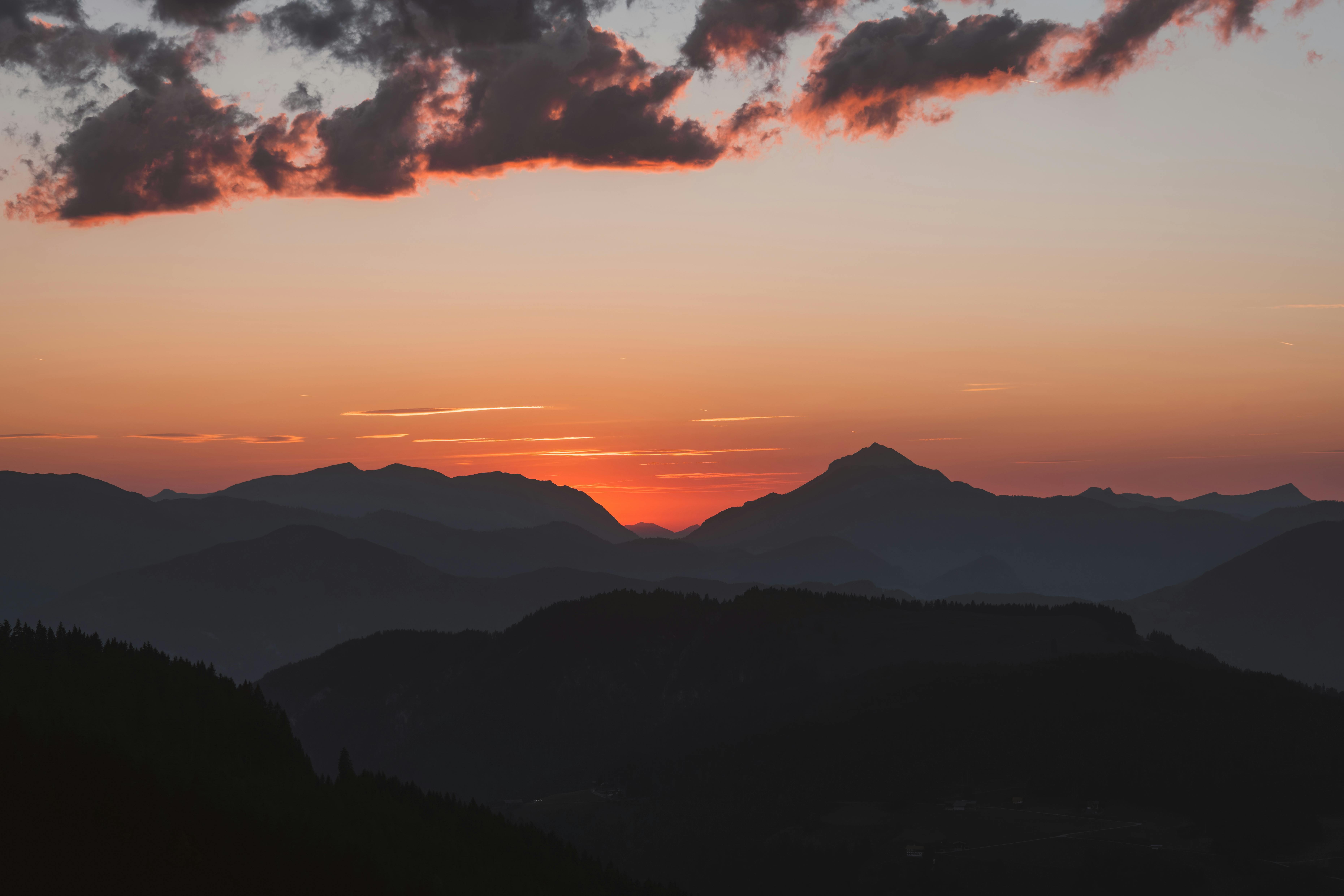 7442x4964 Stunning Twilight Mountain Landscape at Sunset · Free
