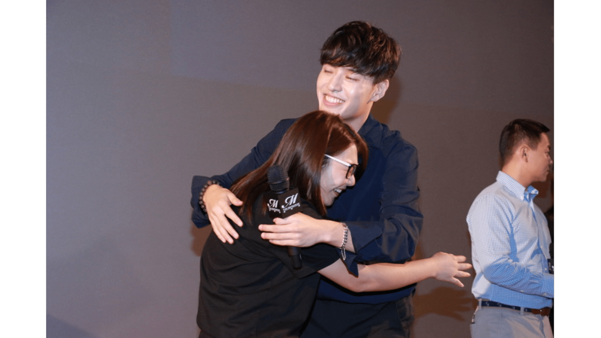 1920x1080 Kang Ha Neul Arm Wrestles Fans At Midnight Runners Premiere
