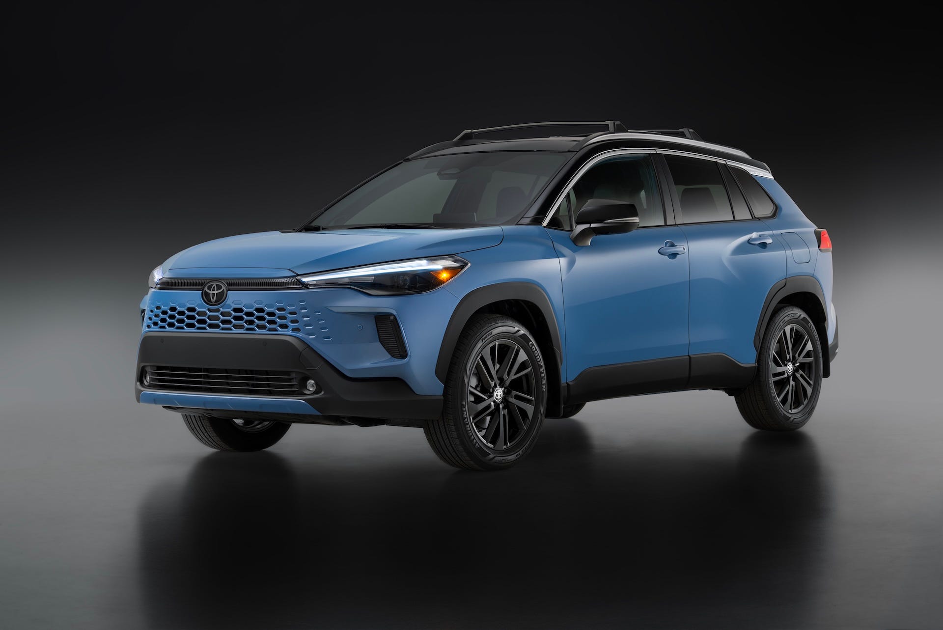 1920x1283 View Photo of the 2026 Toyota Corolla Cross