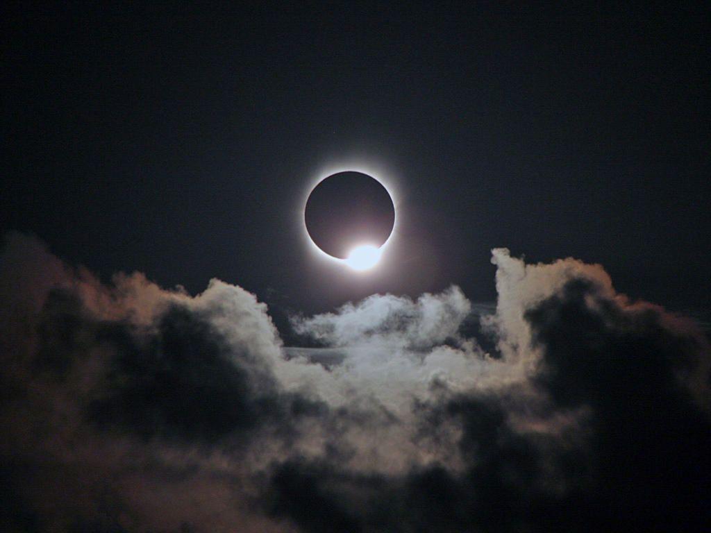 1024x768 Questions You've Been Meaning To Ask About The Total Solar Eclipse