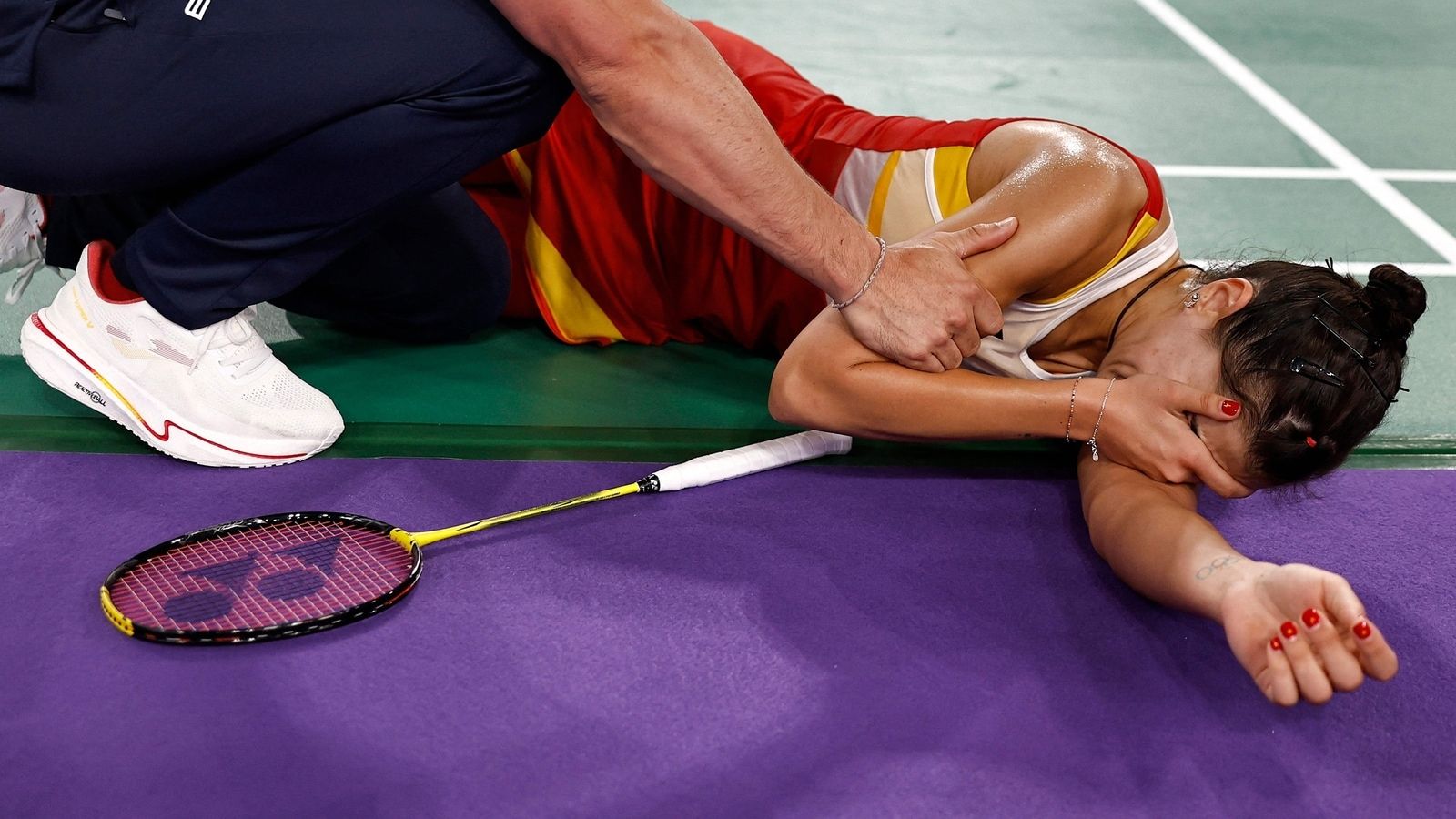 1600x900 Carolina Marin breaks down in tears after injury forces Paris Olympics withdrawal after leading in semifinal clash
