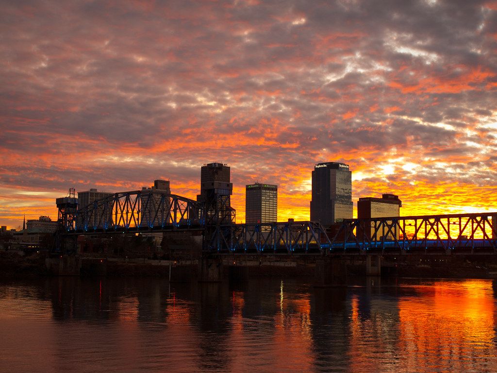 1024x768 Little Rock. Sunset over the Arkansas River and downtown Li
