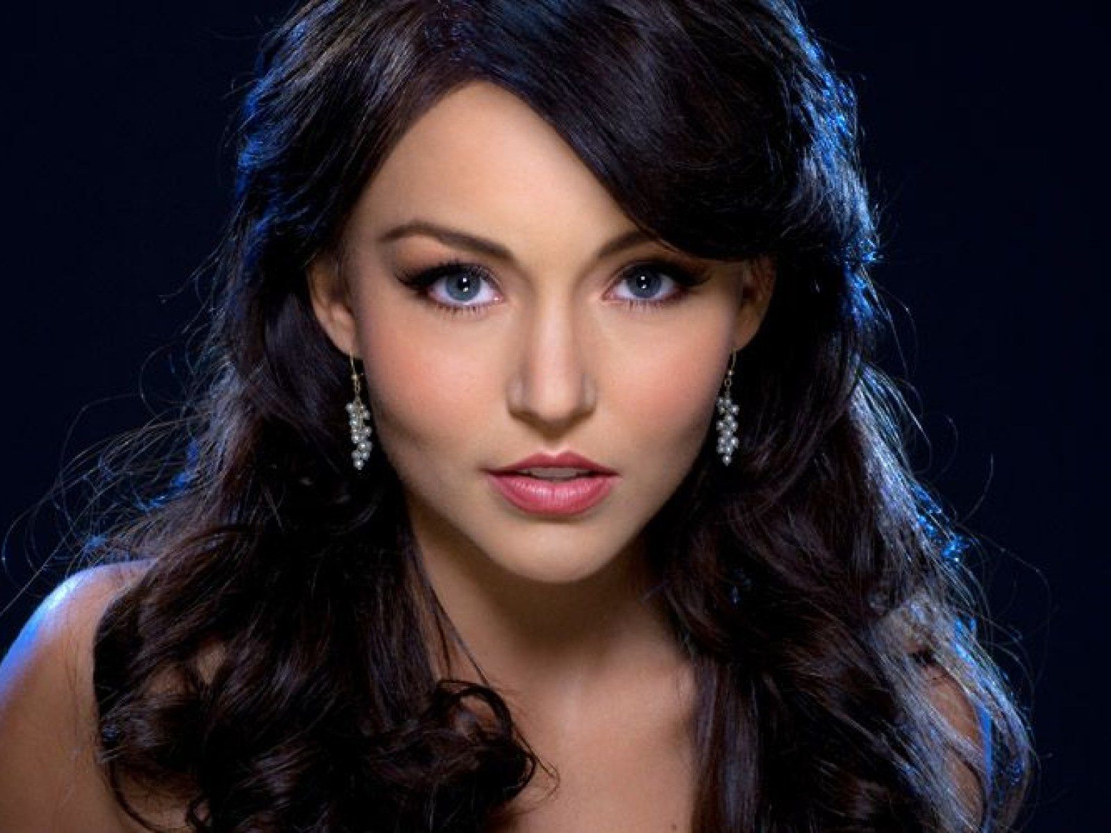 1600x1200 Lazos De Amor' Telenovela Remake: Angelique Boyer Front Runner To Play Triplets In Televisa Production