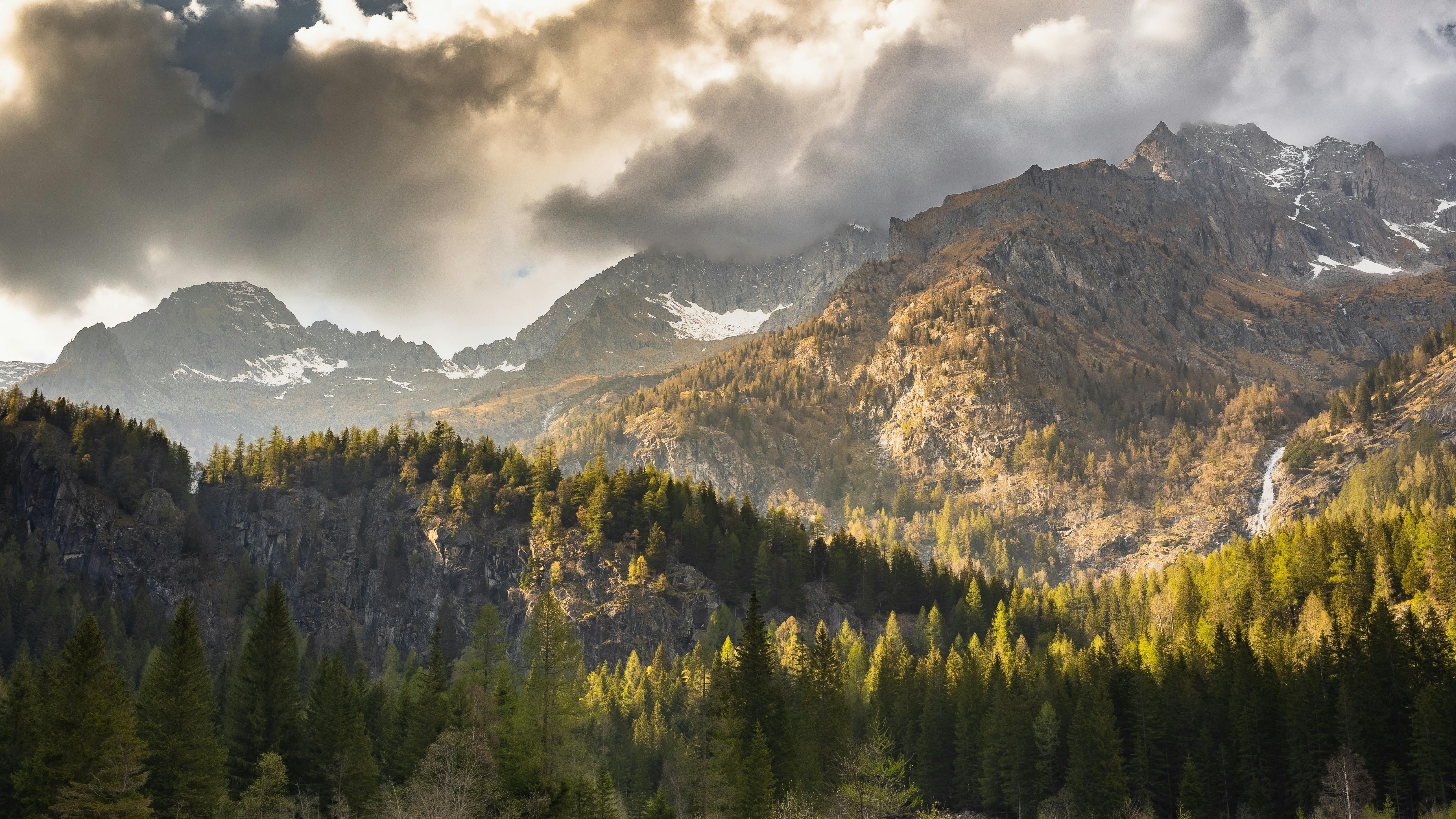 5157x2901 Drone Shot of a Pictureque Mountainside · Free