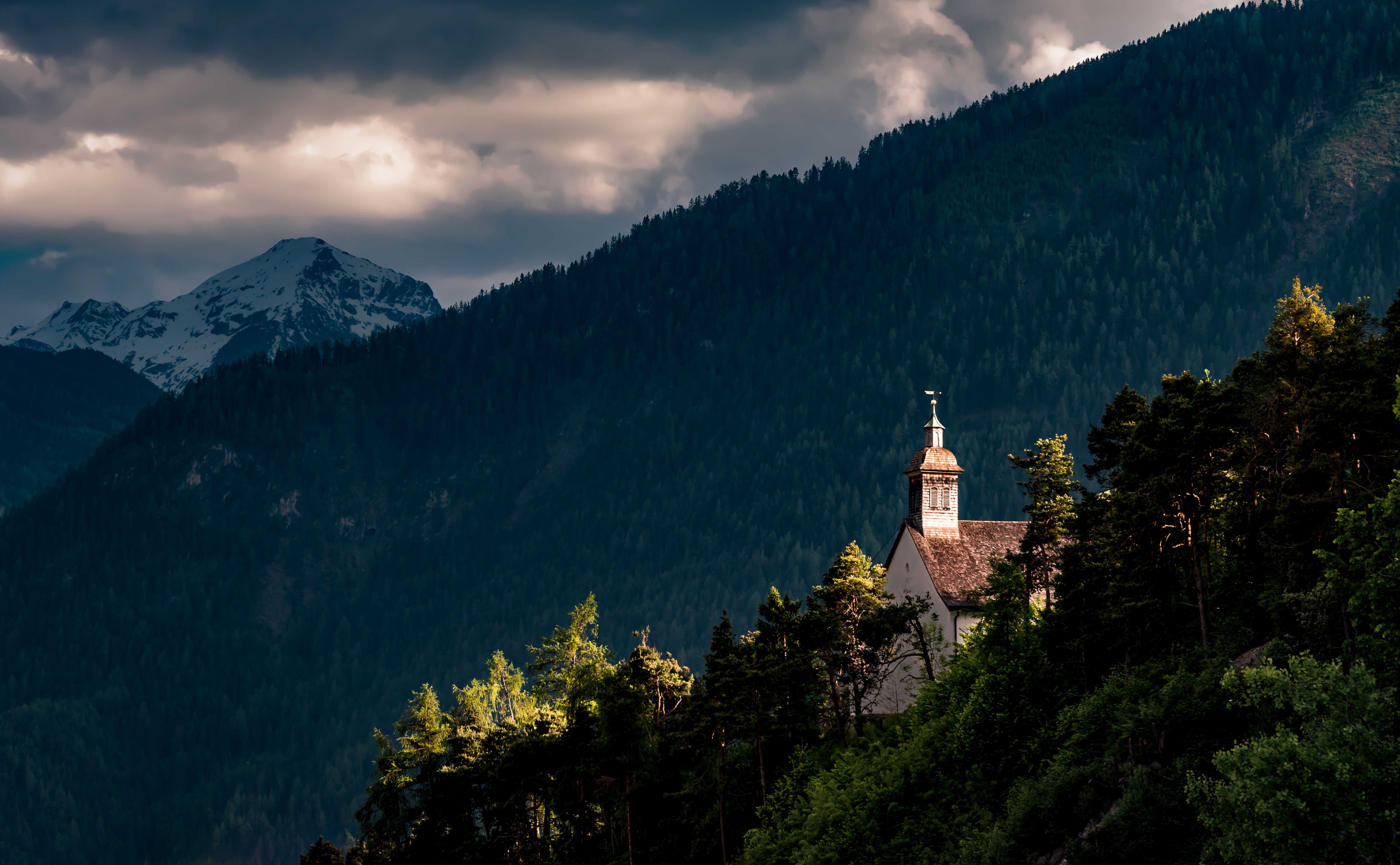 6000x3709 Free Image : landscape, tree, nature, outdoor, cloud, sky, sunlight, morning, hill, valley, mountain range, dusk, evening, reflection, autumn, alpine, church, terrain, trees, clouds, mountainside, mountains, alps, kirche, tirol, at, sterreich