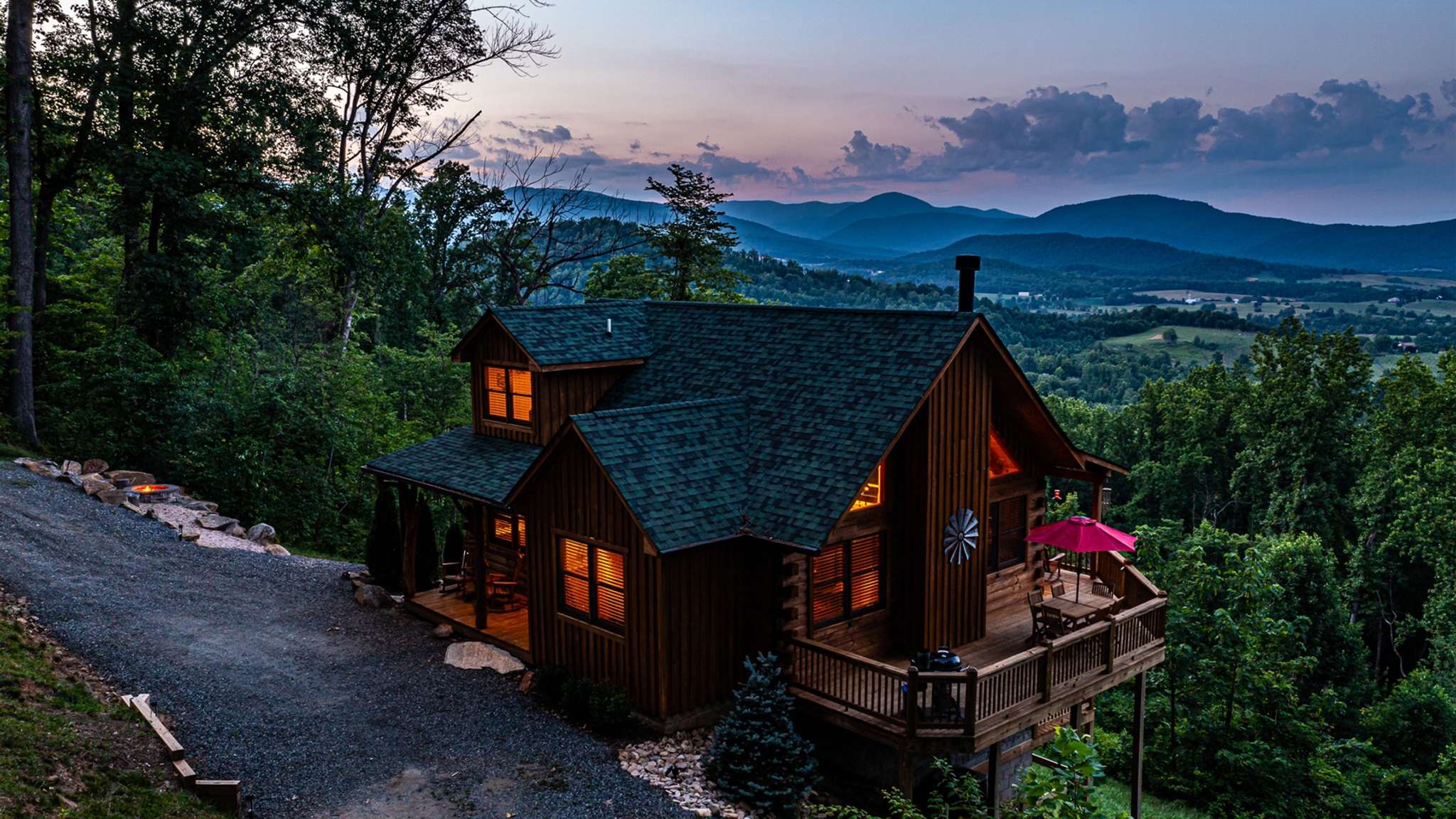 2048x1152 Mountainside Retreat Mountain Lodge & Log Cabin