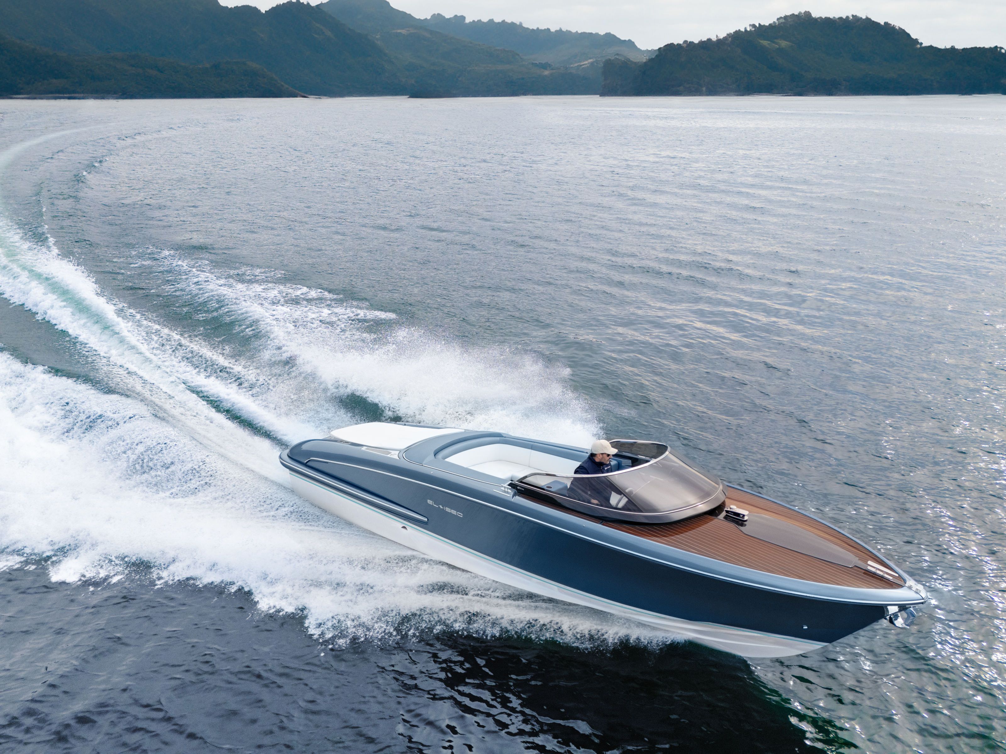3200x2400 Riva El Iseo Is The Maker's First Fully Electric Motor Yacht. Wallpaper*