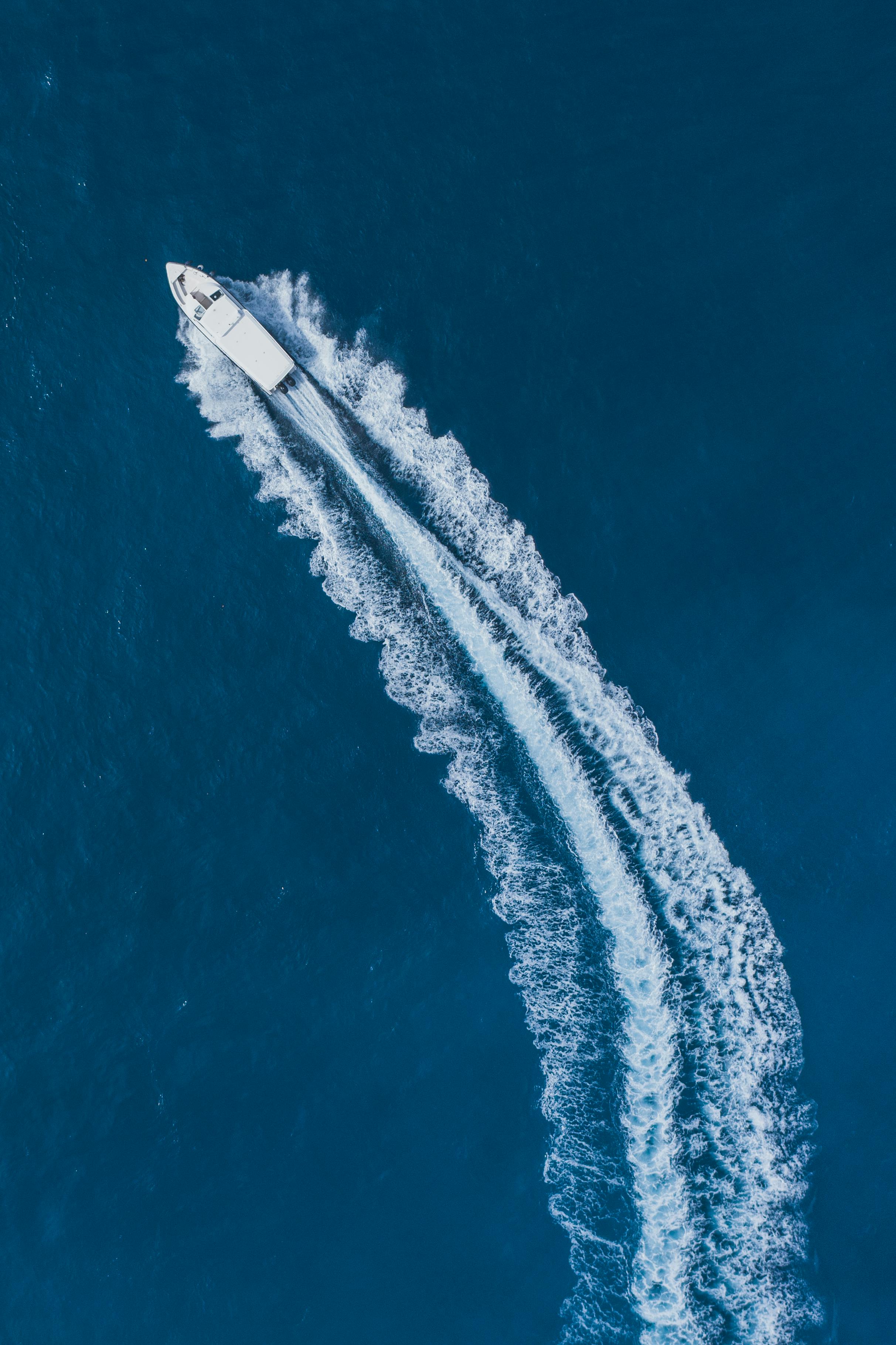 2425x3640 Speed Boat Photo, Download The BEST Free Speed Boat & HD Image