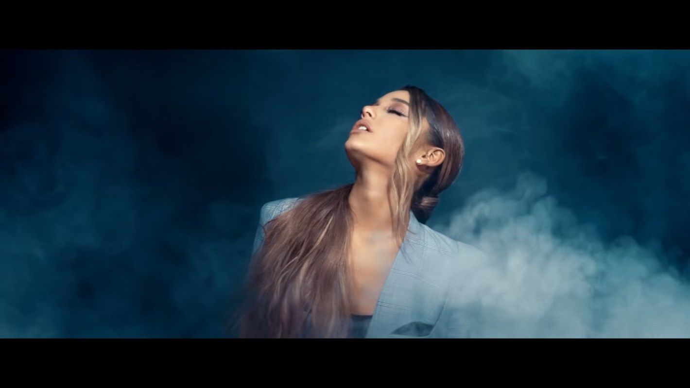 1420x799 Ariana Grande: Breathin (Music Video 2018)