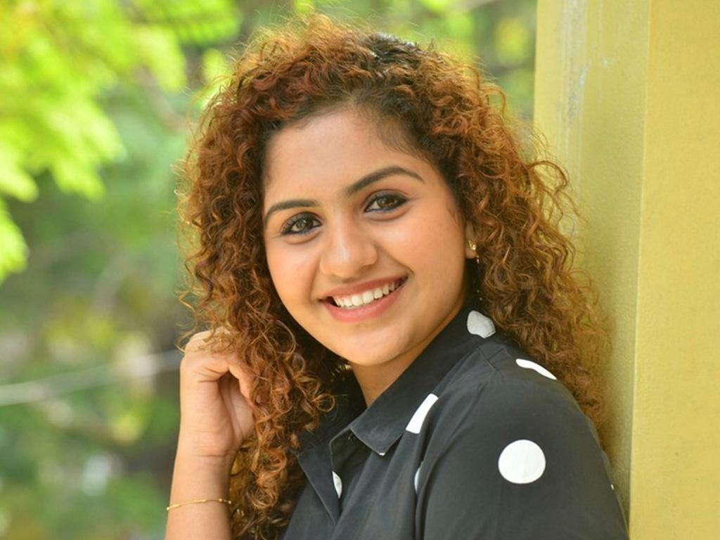 1024x768 Noorin Shereef Wallpaper
