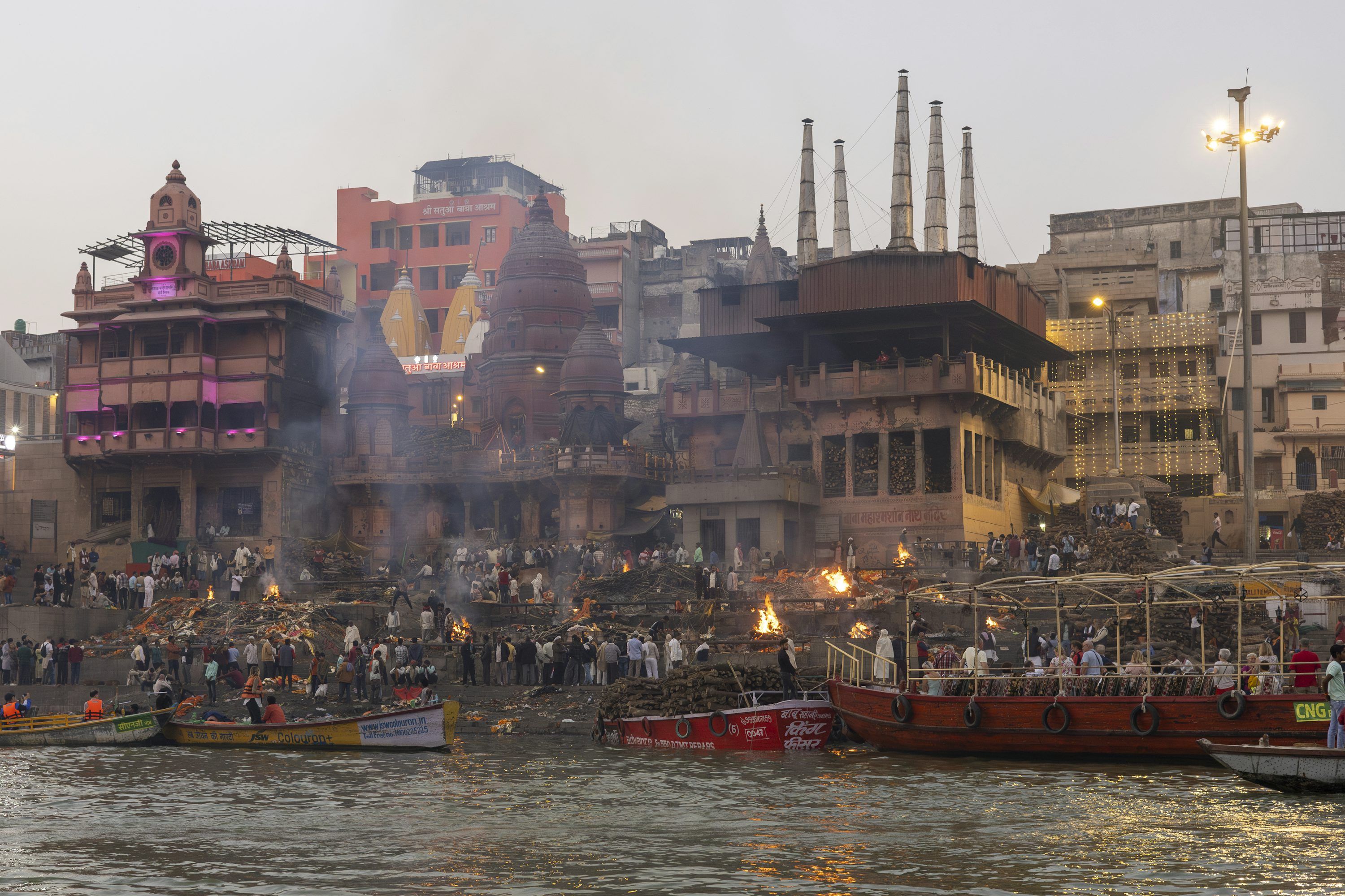 3000x2000 Manikarnika Ghat Picture. Download Free Image
