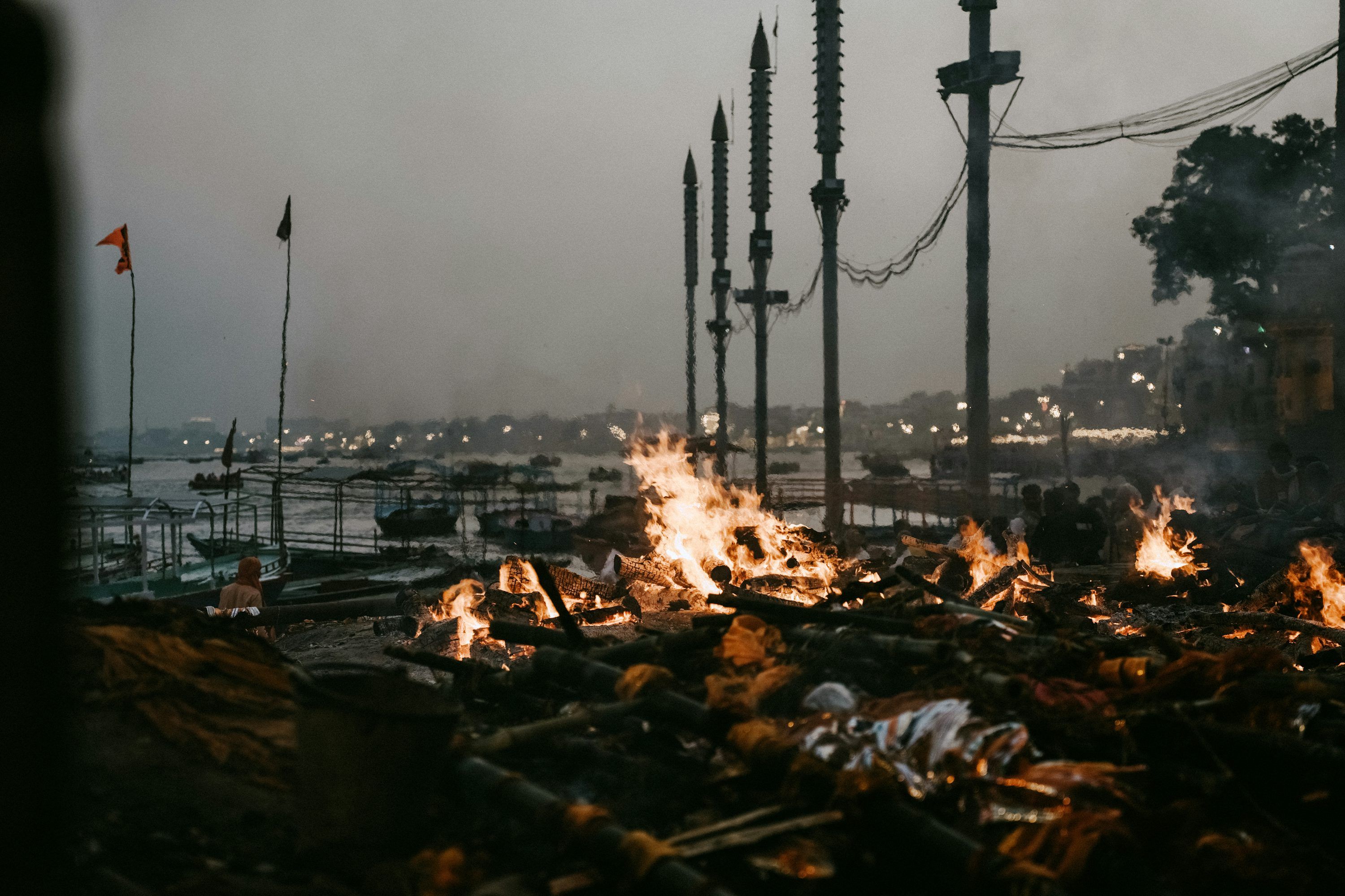 3000x2000 Manikarnika Ghat Picture. Download Free Image