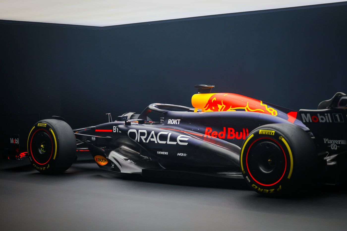 1400x933 Oracle Red Bull Racing 2024 RB20 Show Car