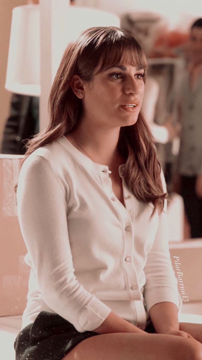 675x1200 Rachel Berry Wallpaper