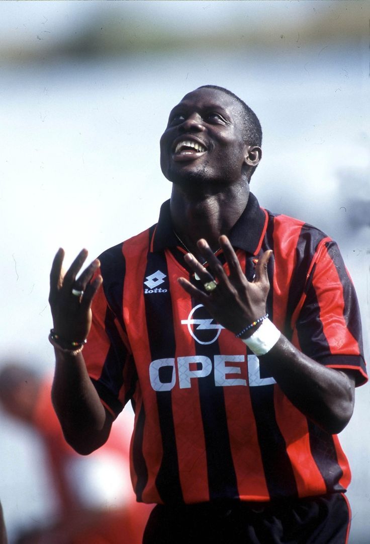 736x1081 George Weah (AC Milan)
