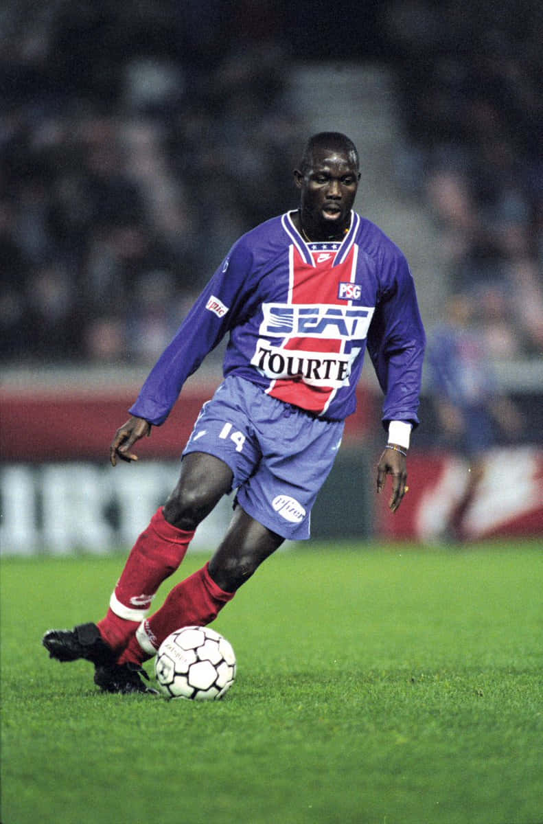791x1200 Download George Weah Liberian Football Player Wallpaper