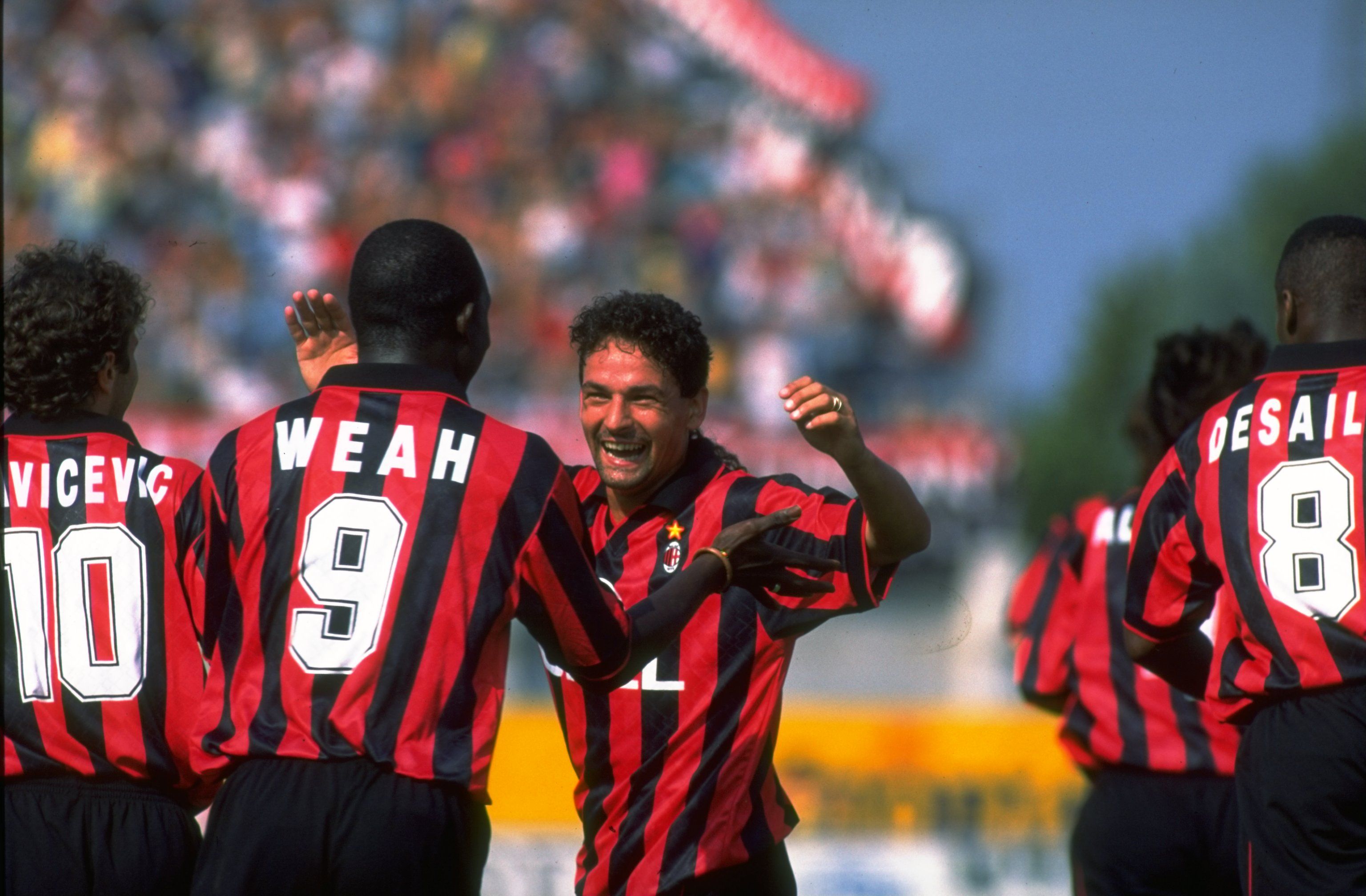3072x2016 Roberto Baggio and George Weah of AC Milan