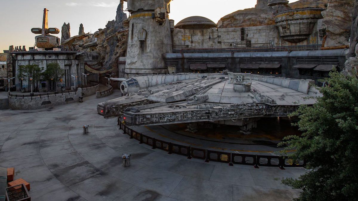 1200x675 Star Wars: Galaxy's Edge Photo of Disneyland Theme Park, Food, Merch and Ride