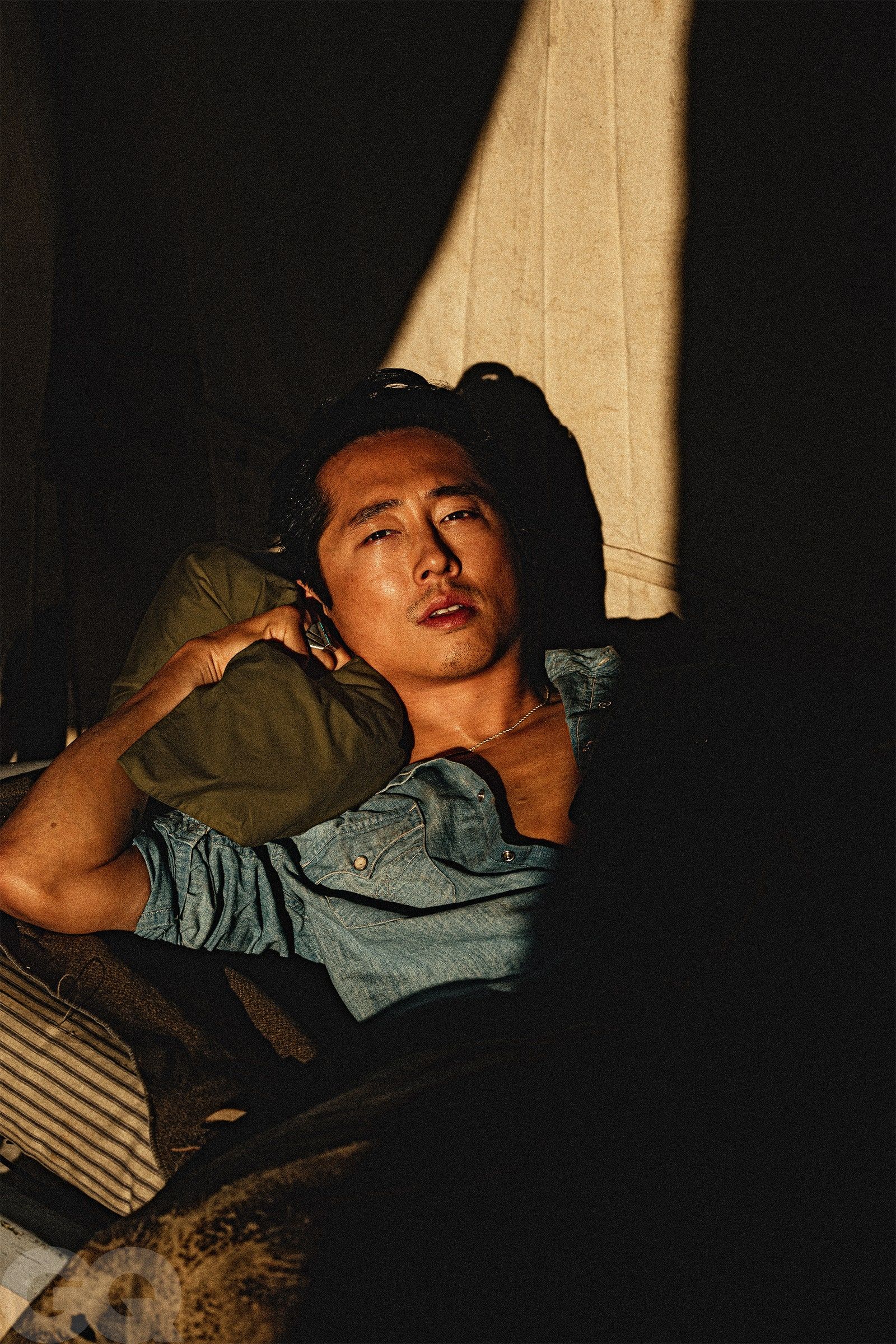 1600x2400 Steven Yeun Wallpaper
