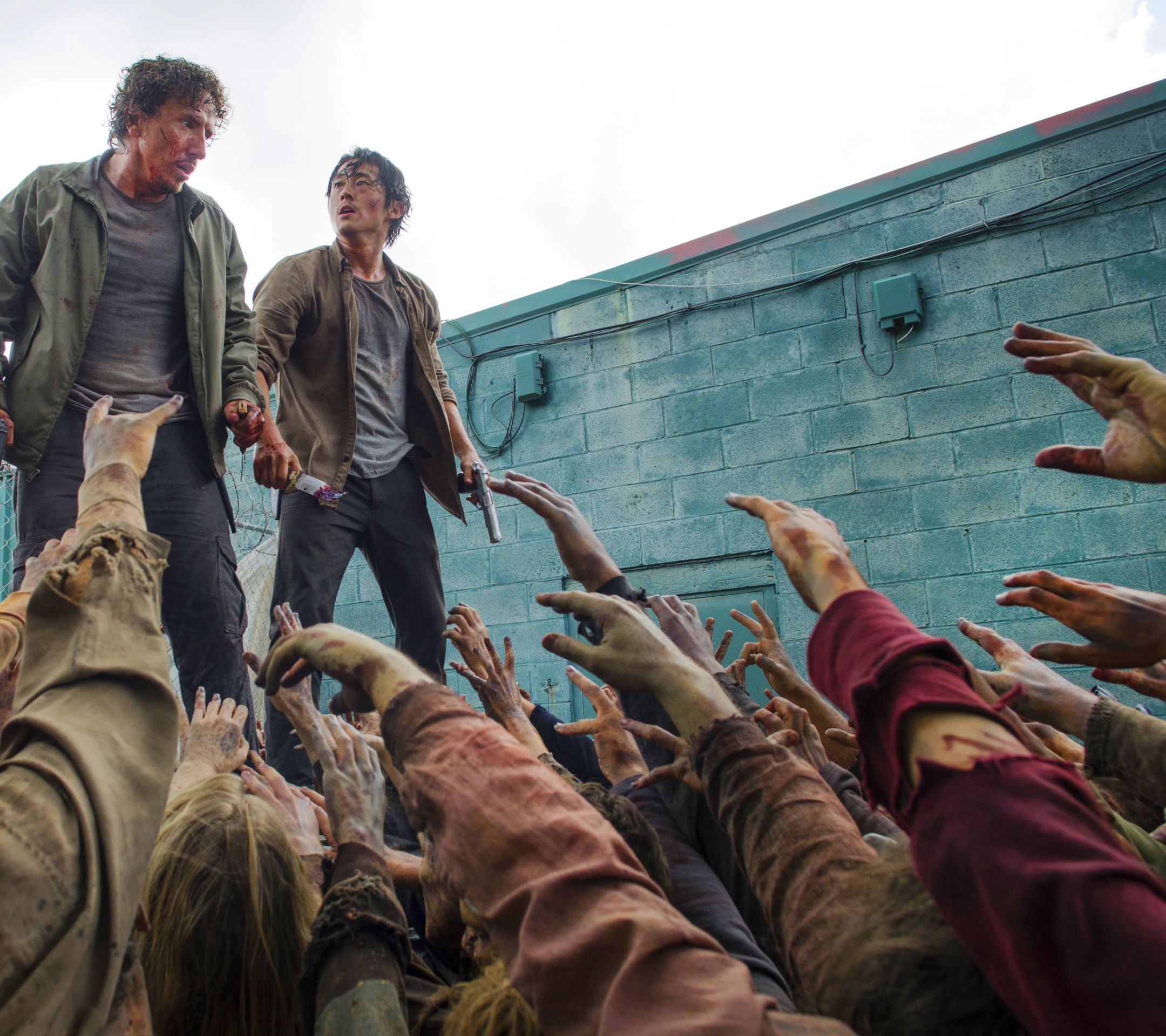 2160x1920 Desktop wallpaper: Tv Show, The Walking Dead, Steven Yeun, Glenn Rhee, Zombie 4K free download for PC. 1255661