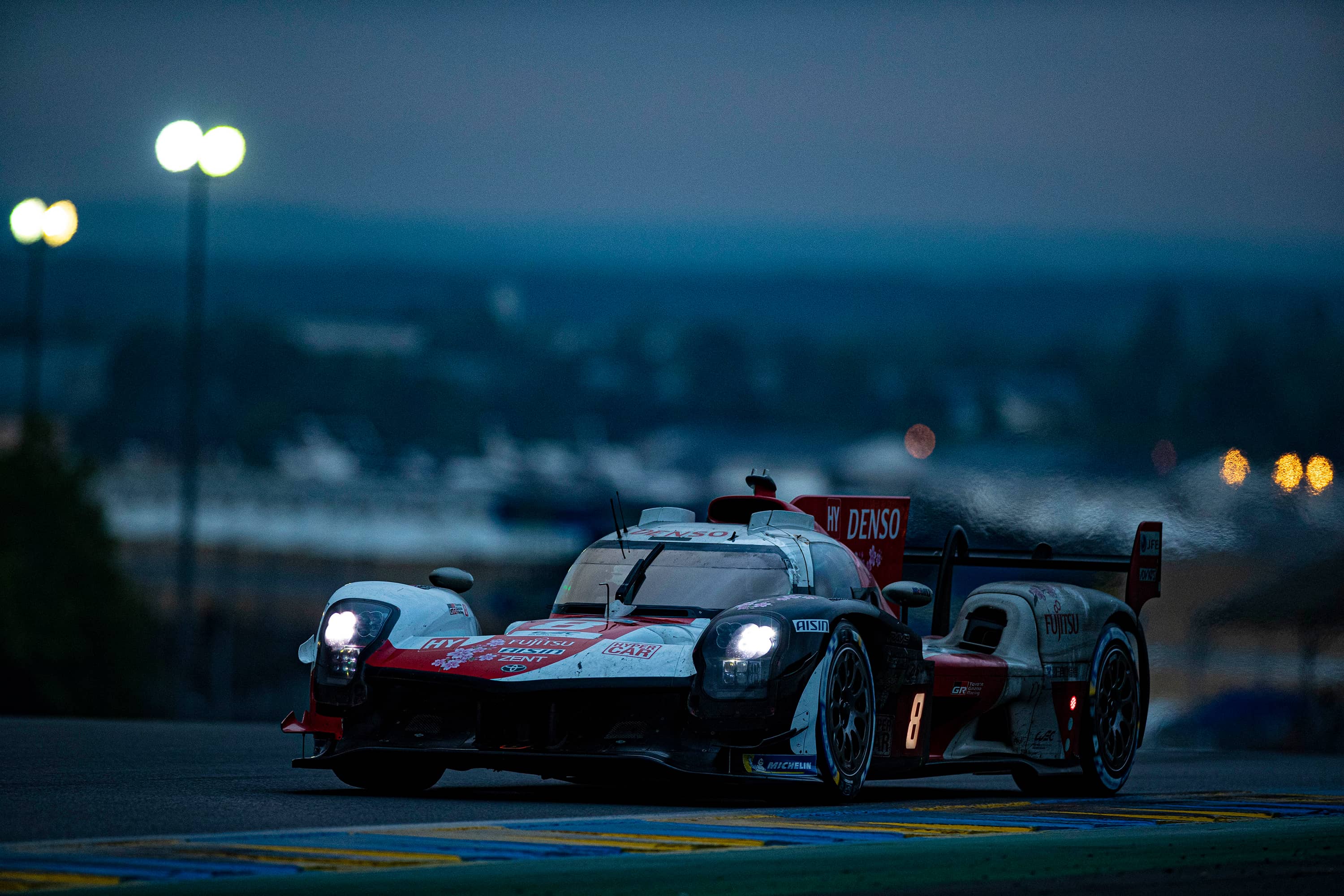 3000x2000 Le Mans 24 Hours: 16 Hours Update. RELEASE