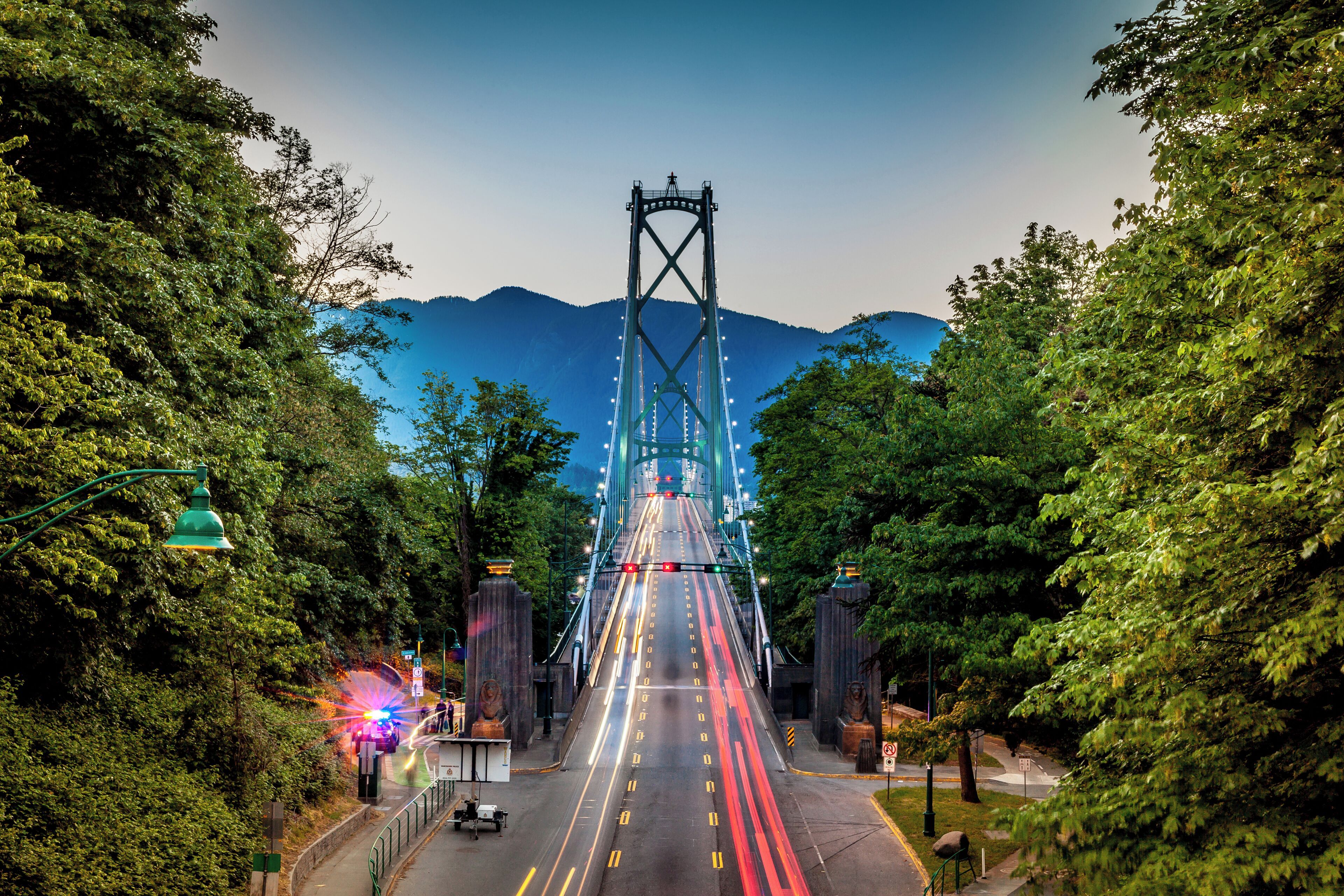 3840x2560 Lion's Gate Bridge Tours