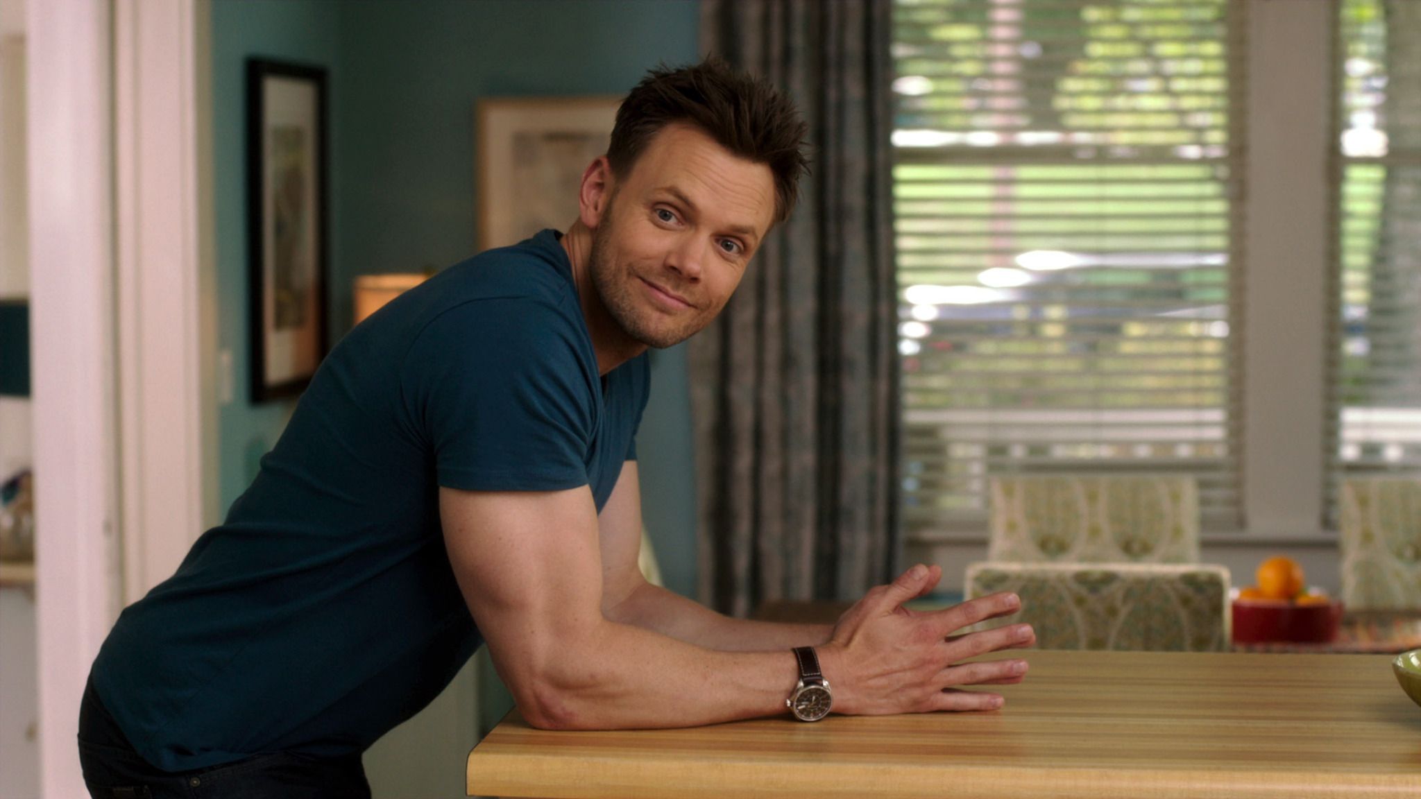 2048x1152 Joel McHale
