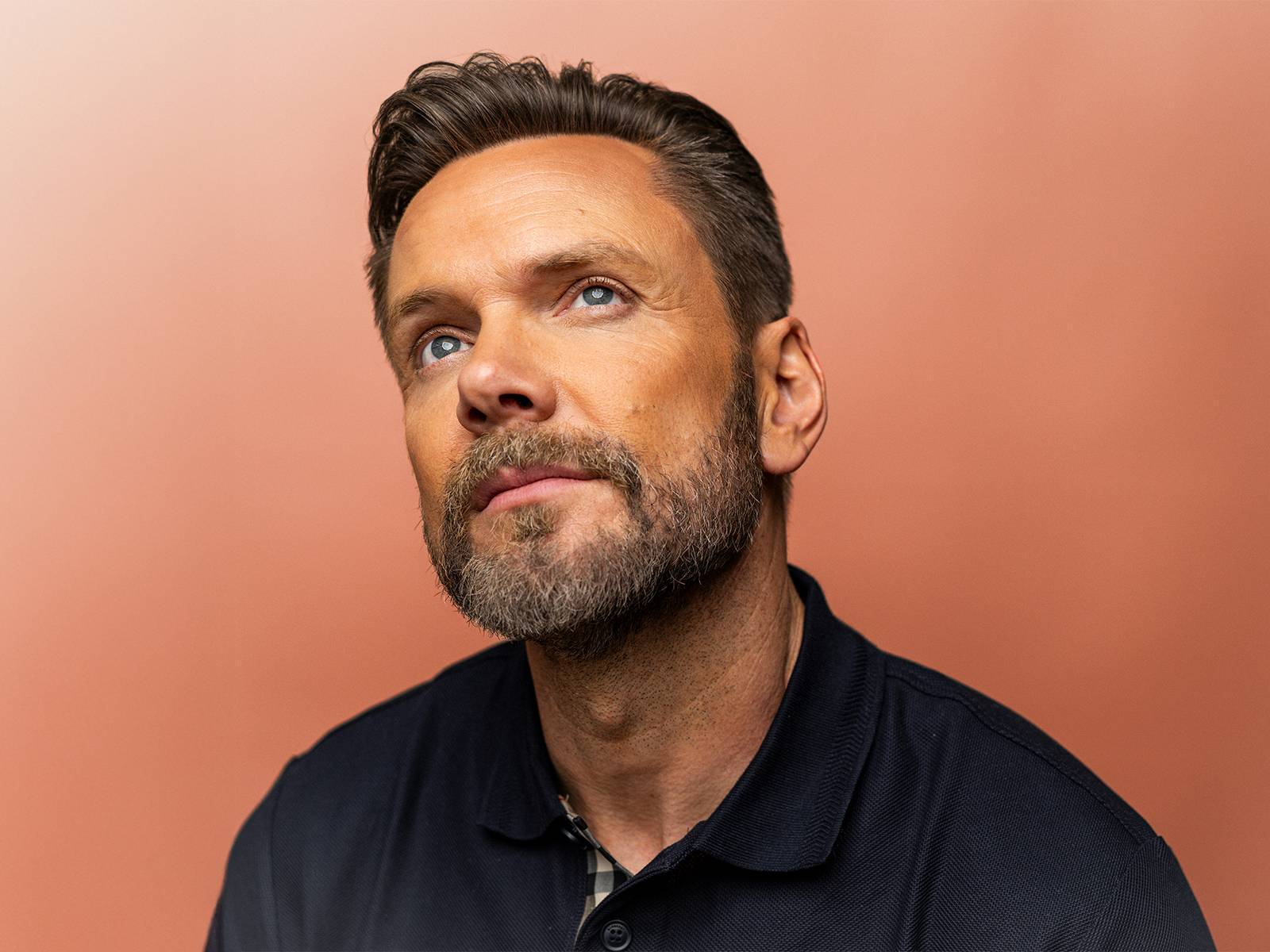 1600x1200 This Is What Happens When You Let Joel McHale Do Everything