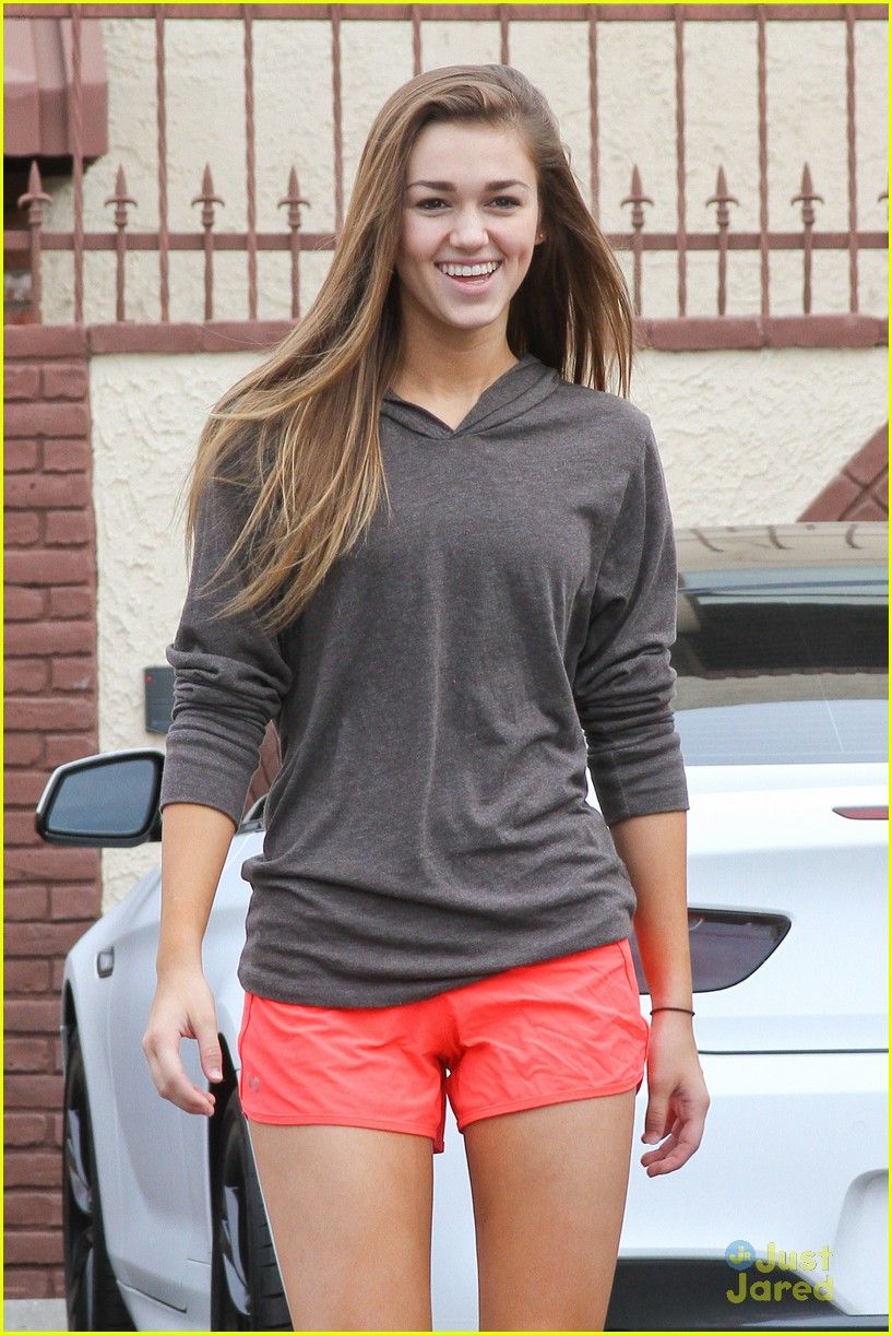 817x1222 Sadie Robertson Wallpaper