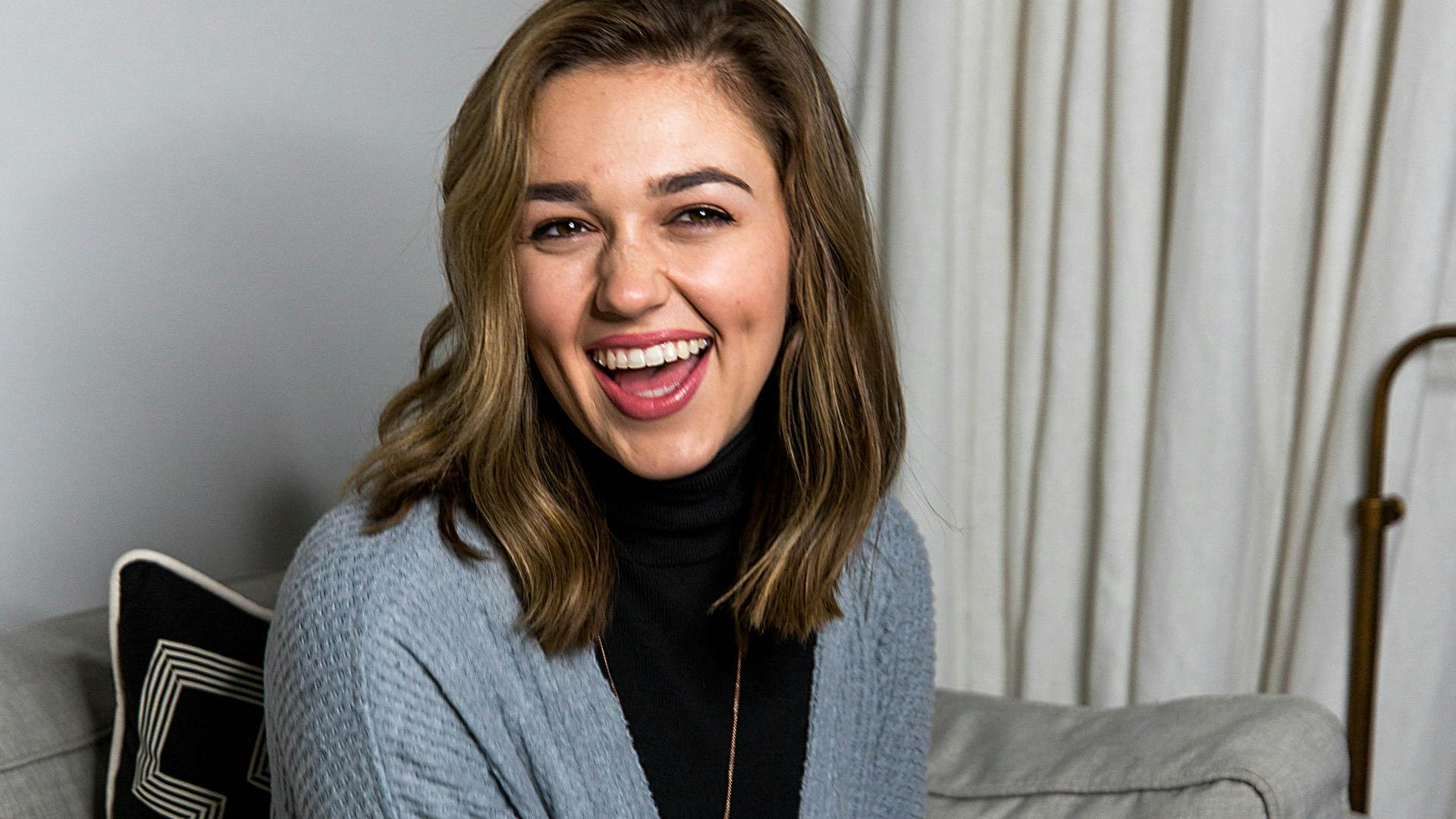 1920x1080 Sadie Robertson Connects the Dots Between Heartbreak, Pursuing Love, and 'Live Fearless'. Finds.Life.Church