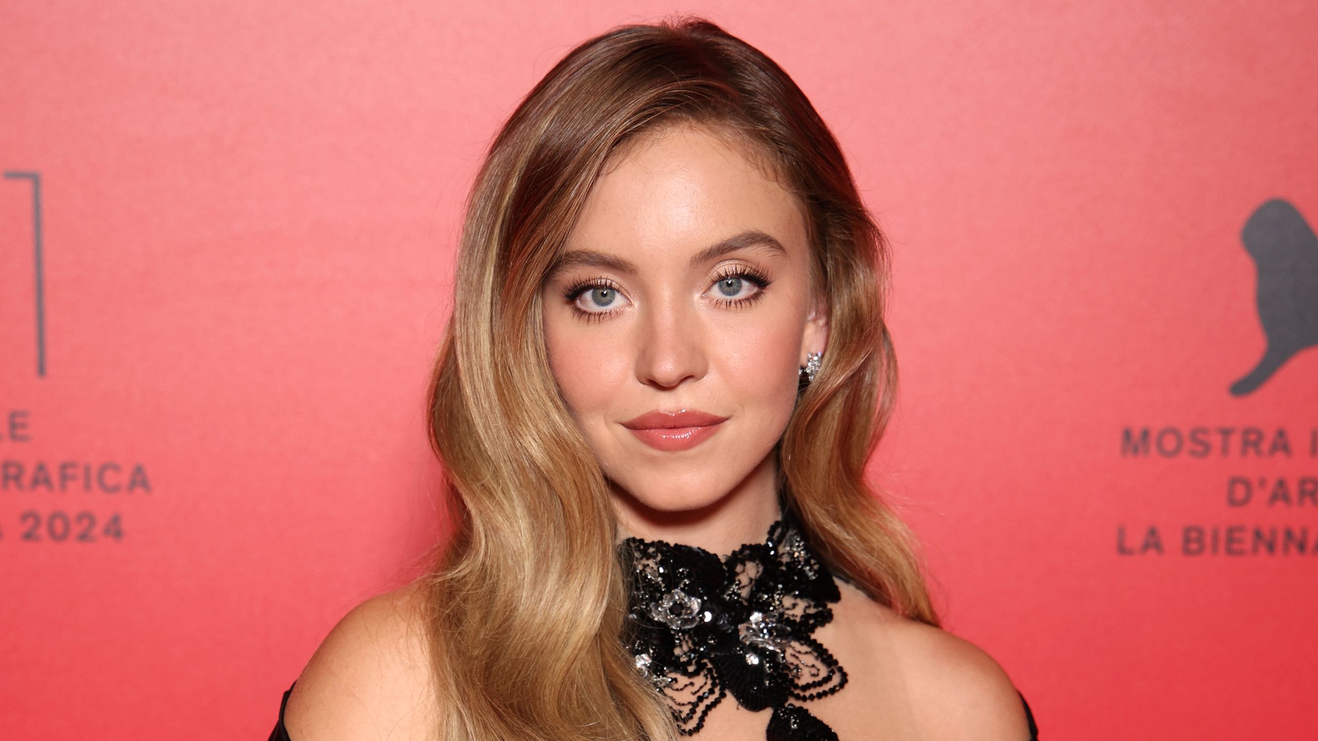 2560x1440 Sydney Sweeney Says We Can Thank Euphoria Delays for Anyone But You