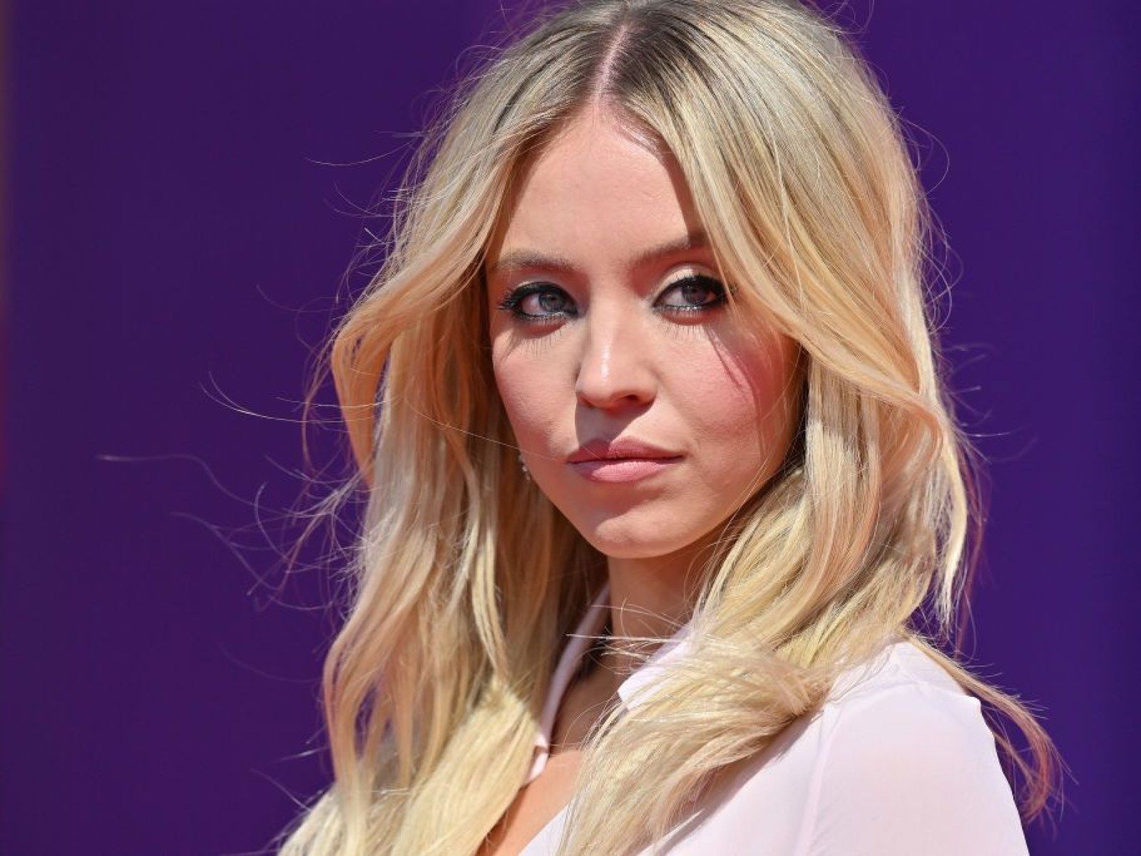 1600x1200 Sydney Sweeney Reveals She Doesn't Get Paid Enough To Take 6 Months Off