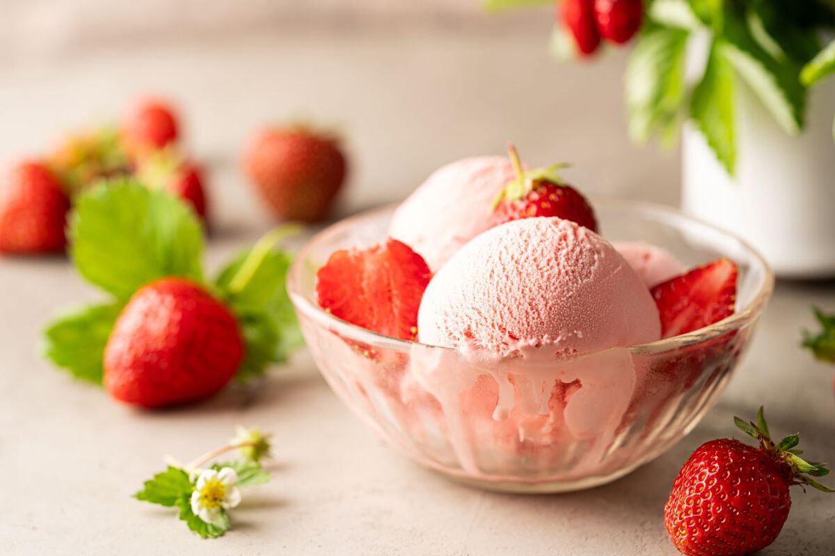 1200x800 Strawberry Banana Frozen Yogurt