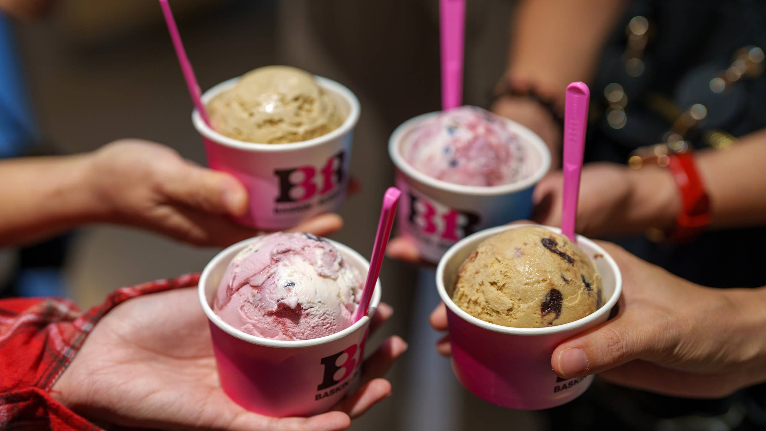 2560x1440 Baskin Robbins Stacks A New Dessert That Fans Crave's Journal