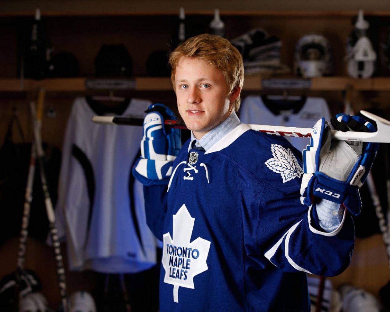 1280x1024 Download Young Morgan Rielly Photo Wallpaper