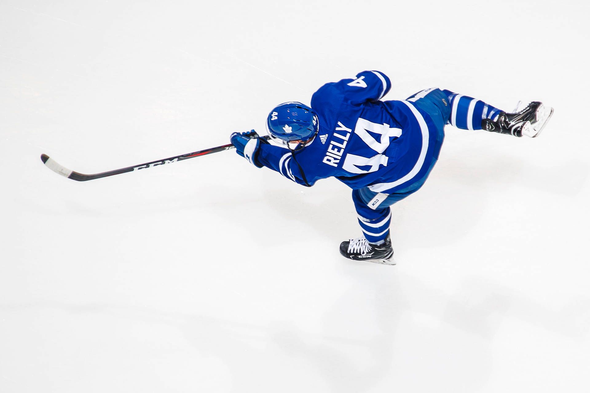 1920x1279 Professional Ice Hockey Player Morgan Rielly In Action Wallpaper