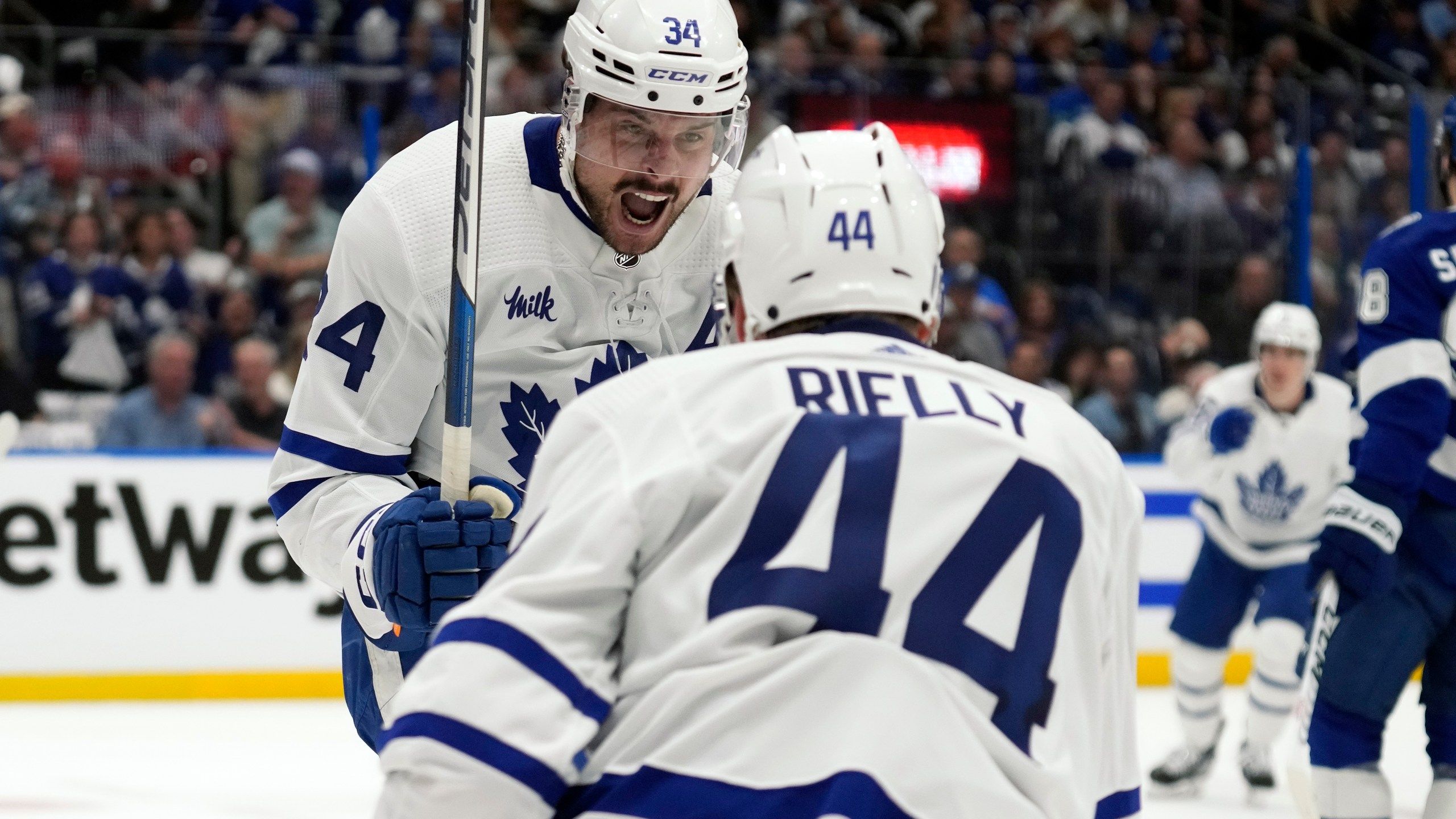 2560x1440 Reilly Scores In OT To Lift Maple Leafs Past Lightning, 4 3