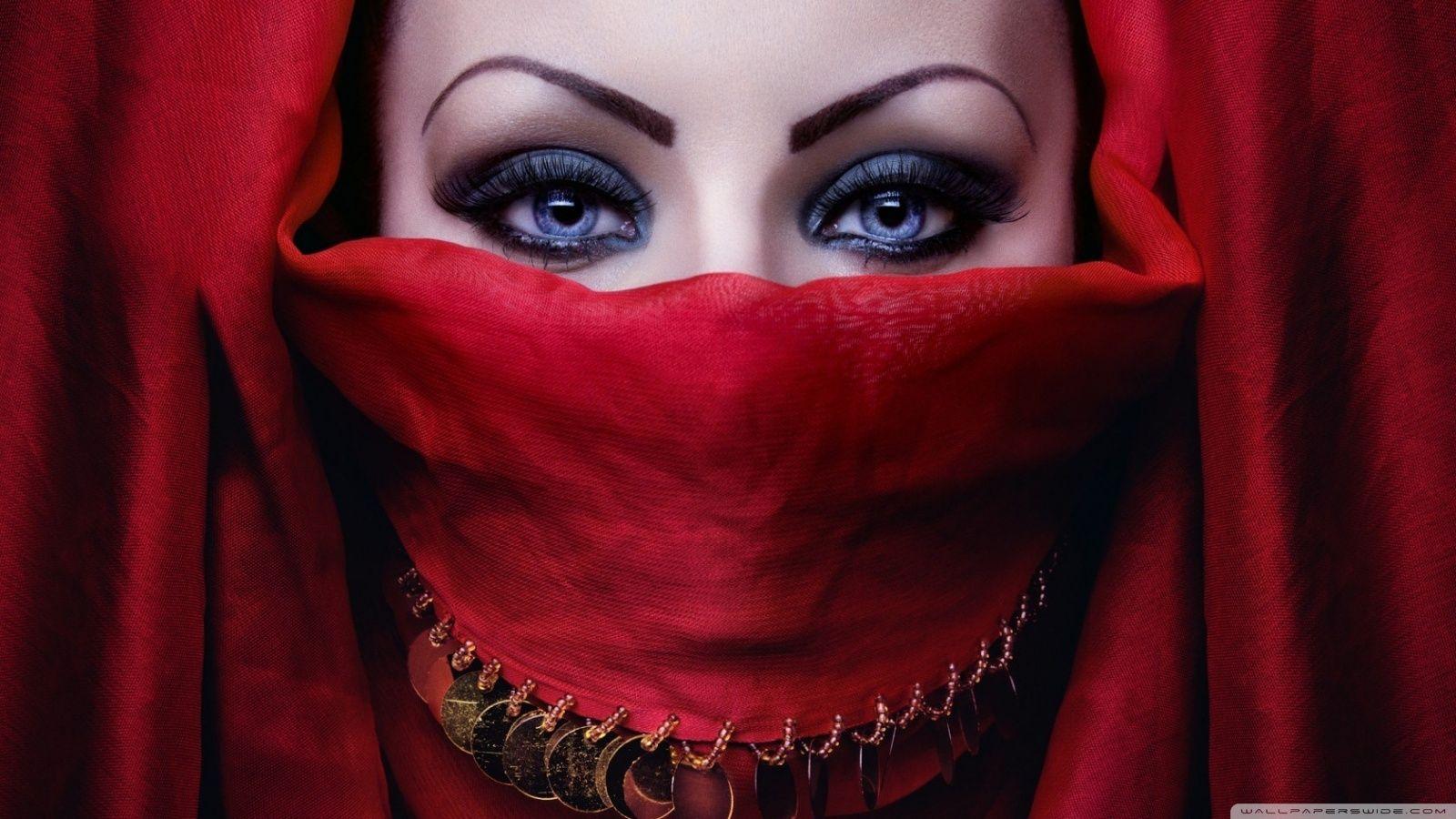 1600x900 Smokey Eye Makeup Ultra HD Desktop Background Wallpaper for 4K UHD