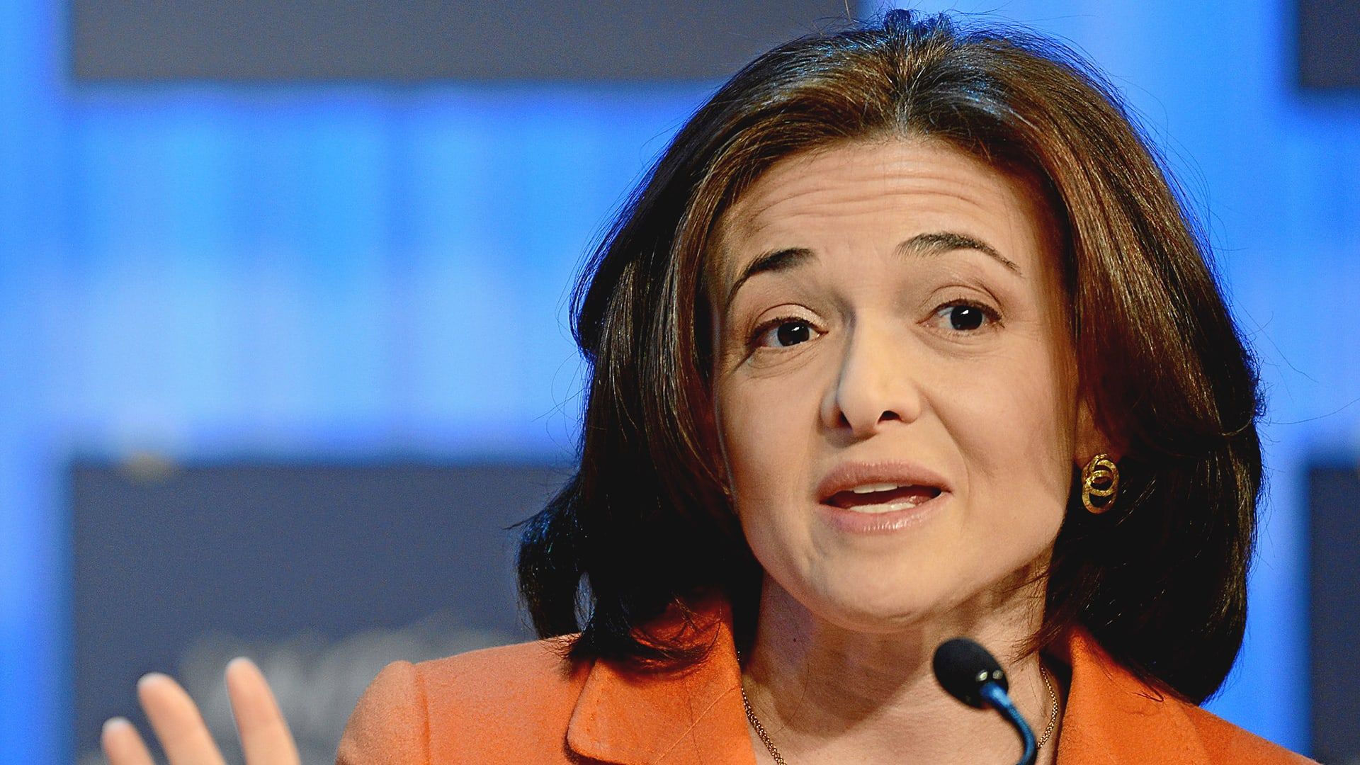 1920x1080 Sheryl Sandberg: Women are missing informal mentoring from senior male execs