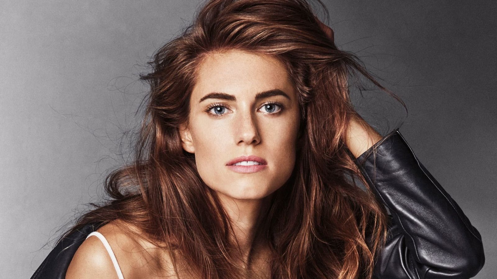 1600x900 Allison Williams Actress Background Wallpaper 100420